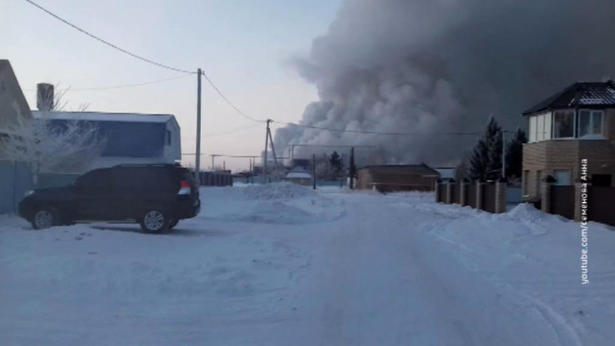Крупный пожар на цинковом заводе: губернатор оценил необходимость эвакуации