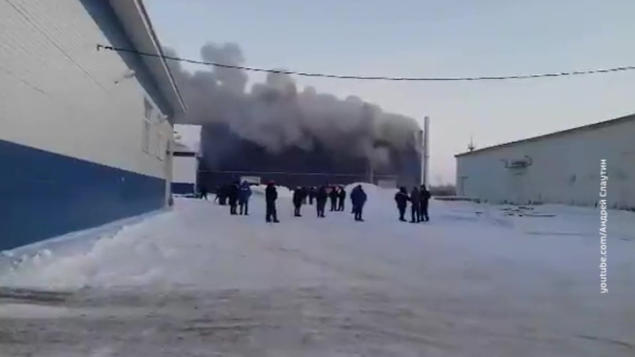 Крупный пожар на заводе под Оренбургом полностью потушен