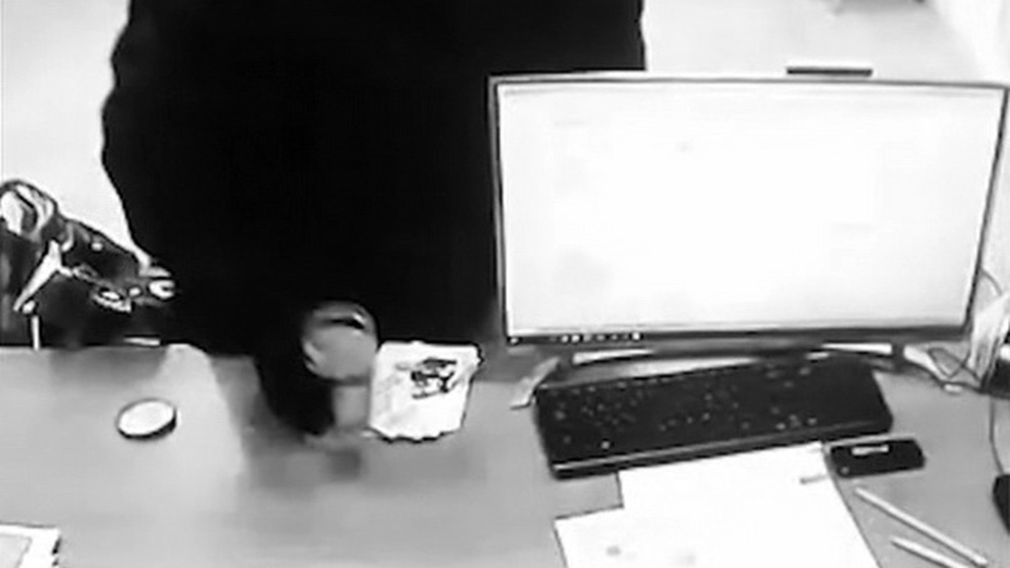 Пенсионерка устроила "кислотную атаку"  в офисе микрозаймов