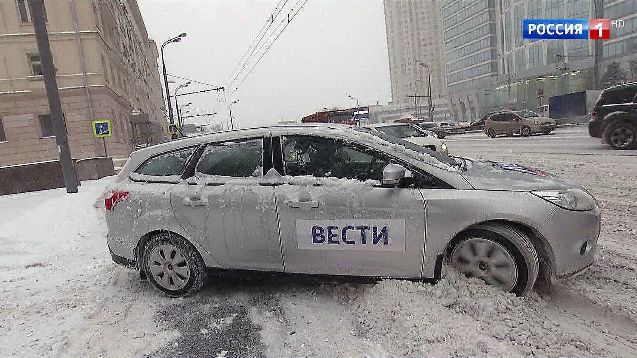 Последствия "снегопада века": московских водителей снова просят не садиться за руль