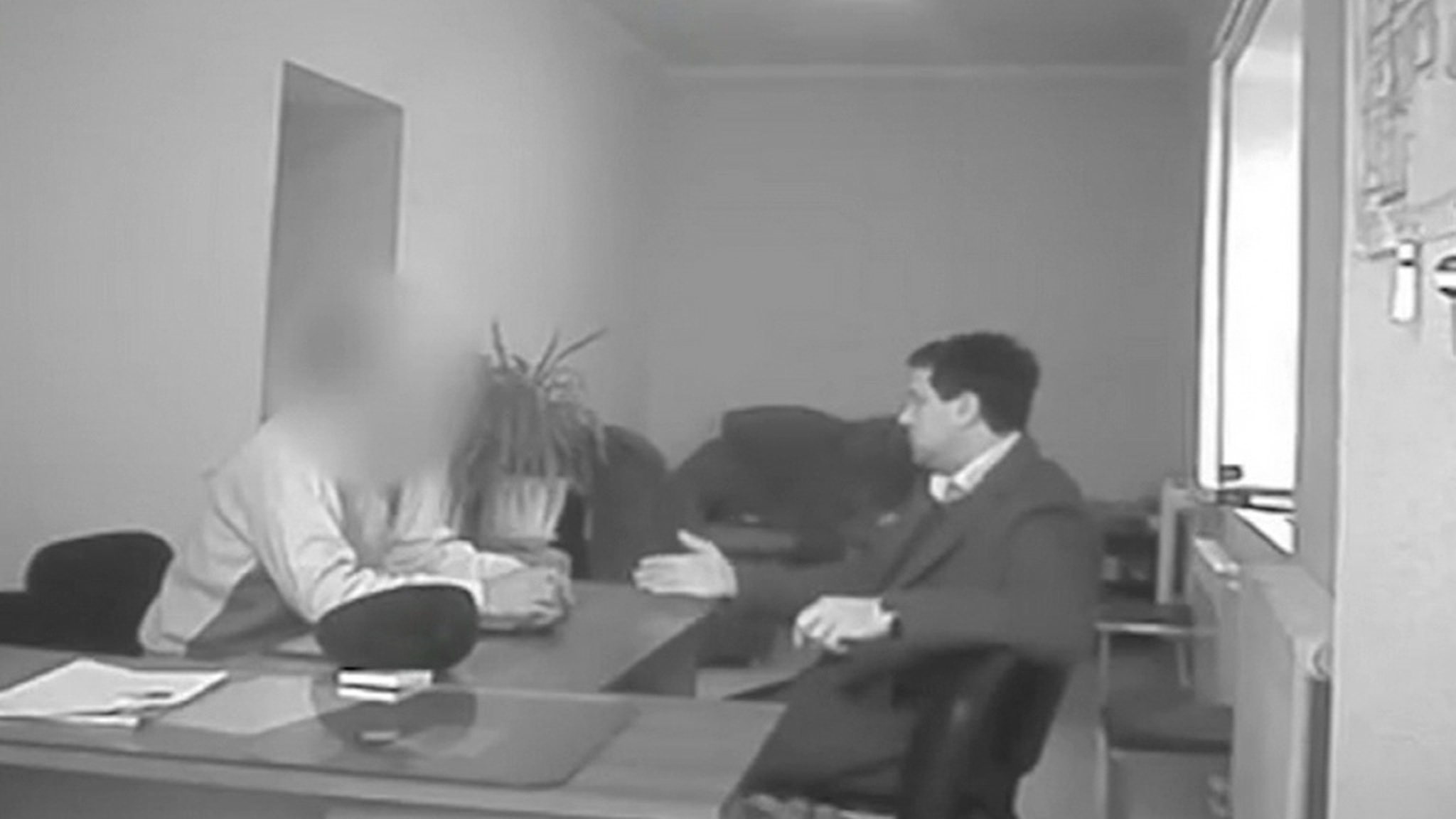  За победу в тендрерах астраханские чиновники взяли у бизнесмена больше миллиона рублей