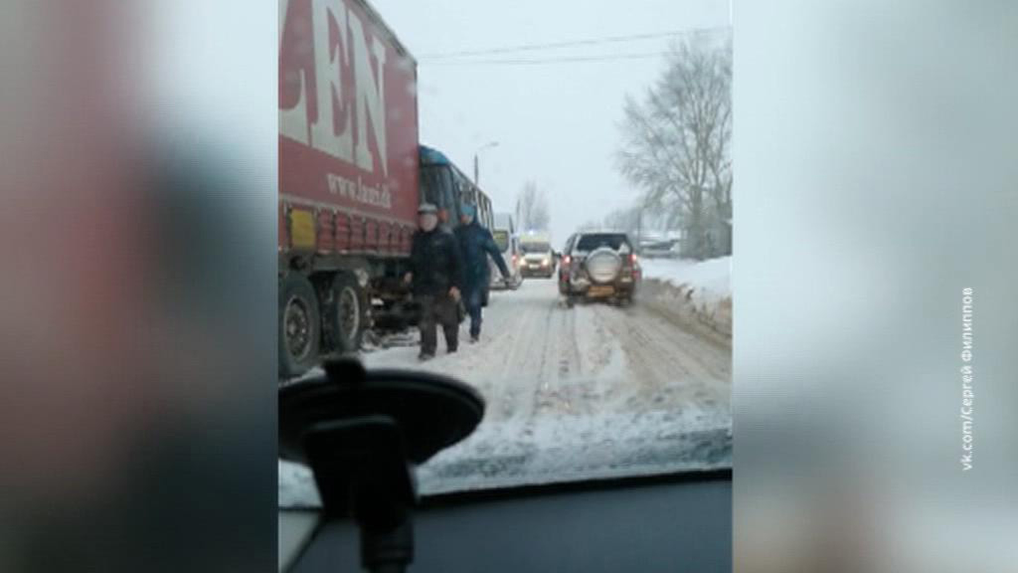 В Нижнем Новгороде автобус врезался в грузовик: более 20 пострадавших