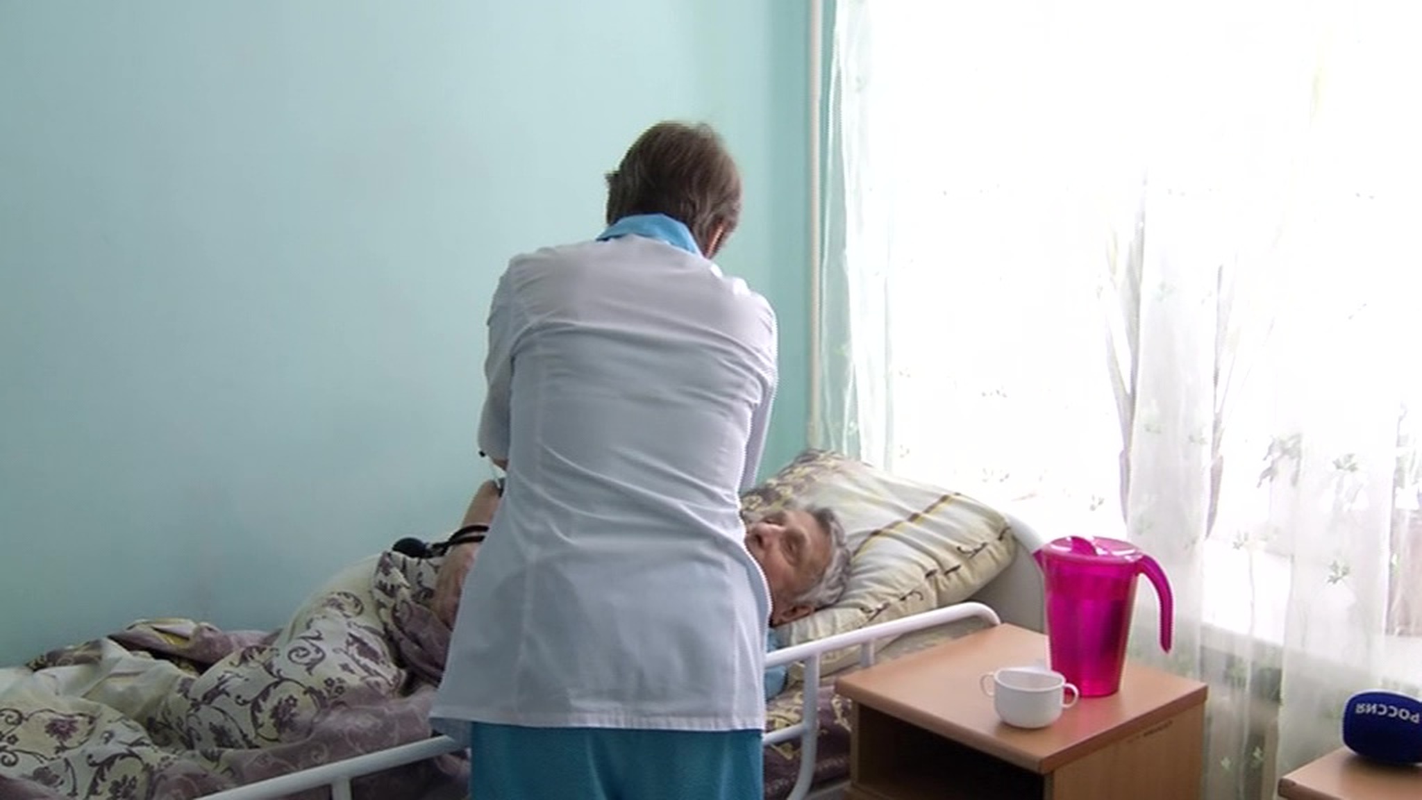 В Перми истощенных обитателей дома престарелых срочно увезли в больницу