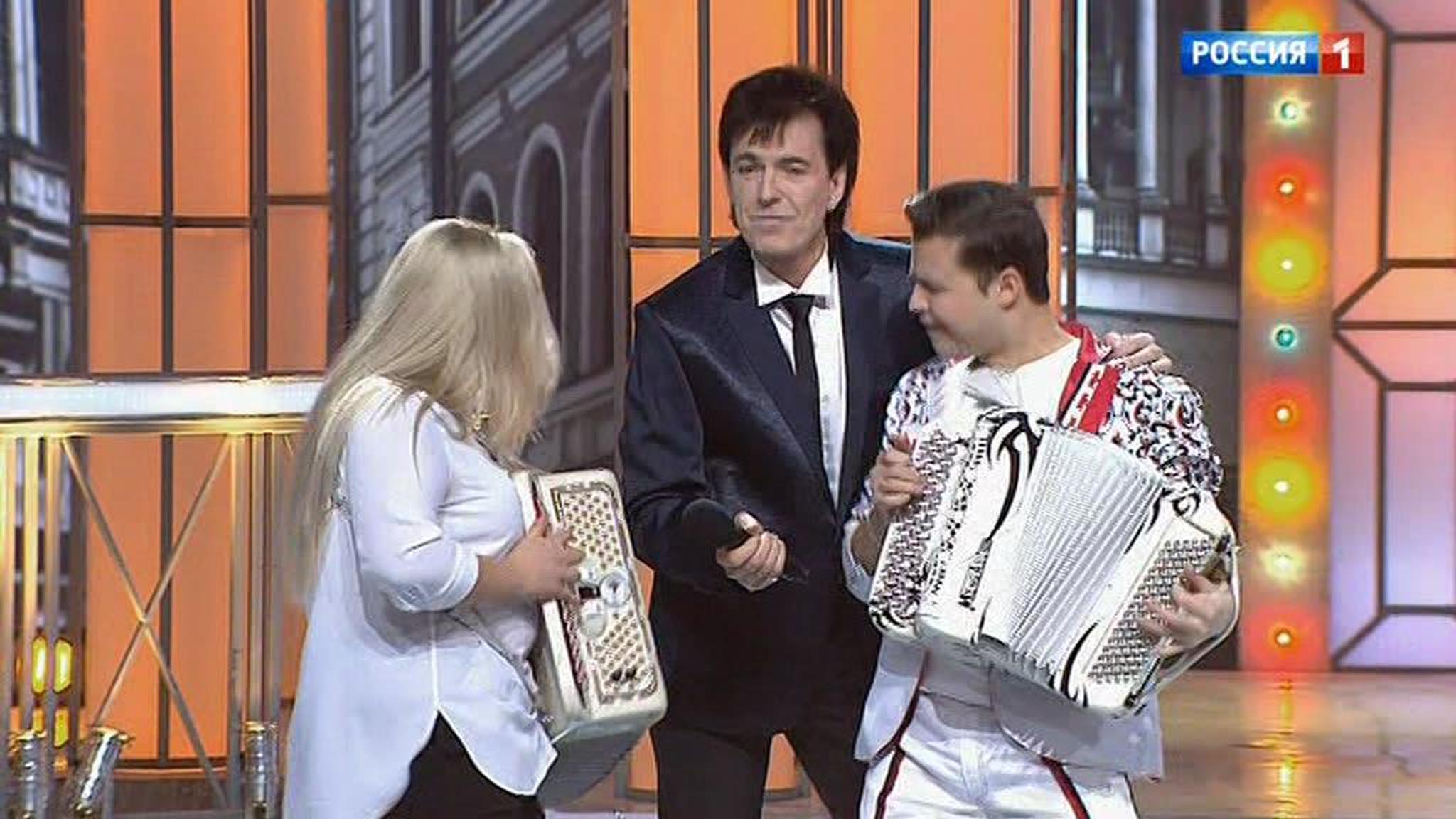 Эфир от 23.02.2019 Геннадий Ветров, дуэт "Баян-Микс" и "Ветреные люди" коллектив "Радости"