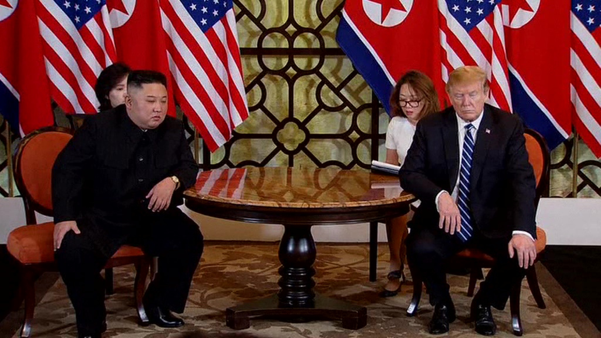 Как Трампа встретили после провалившихся переговоров с Ким Чен Ыном