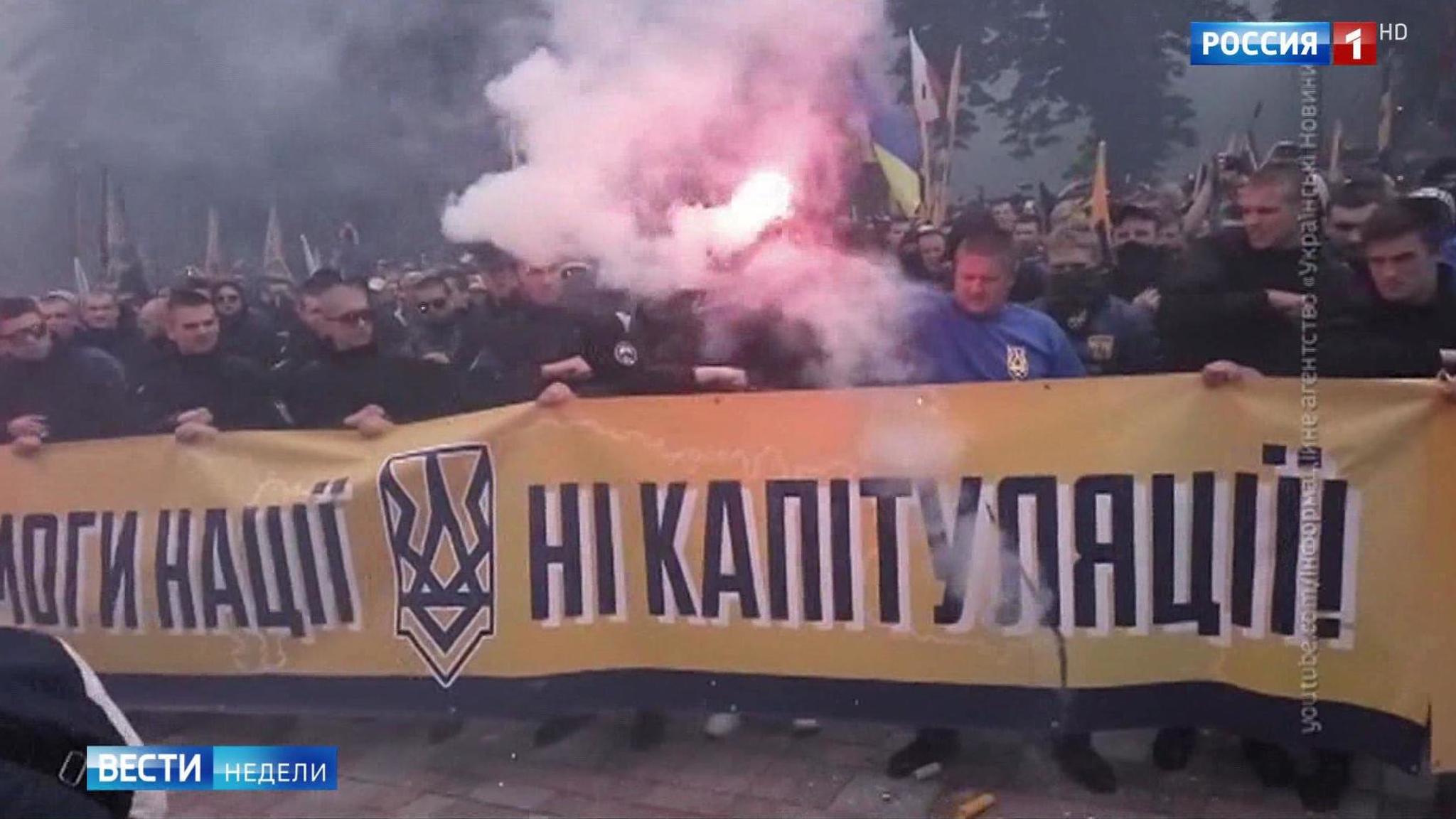 Как президент Украины играет в догонялки с националистами