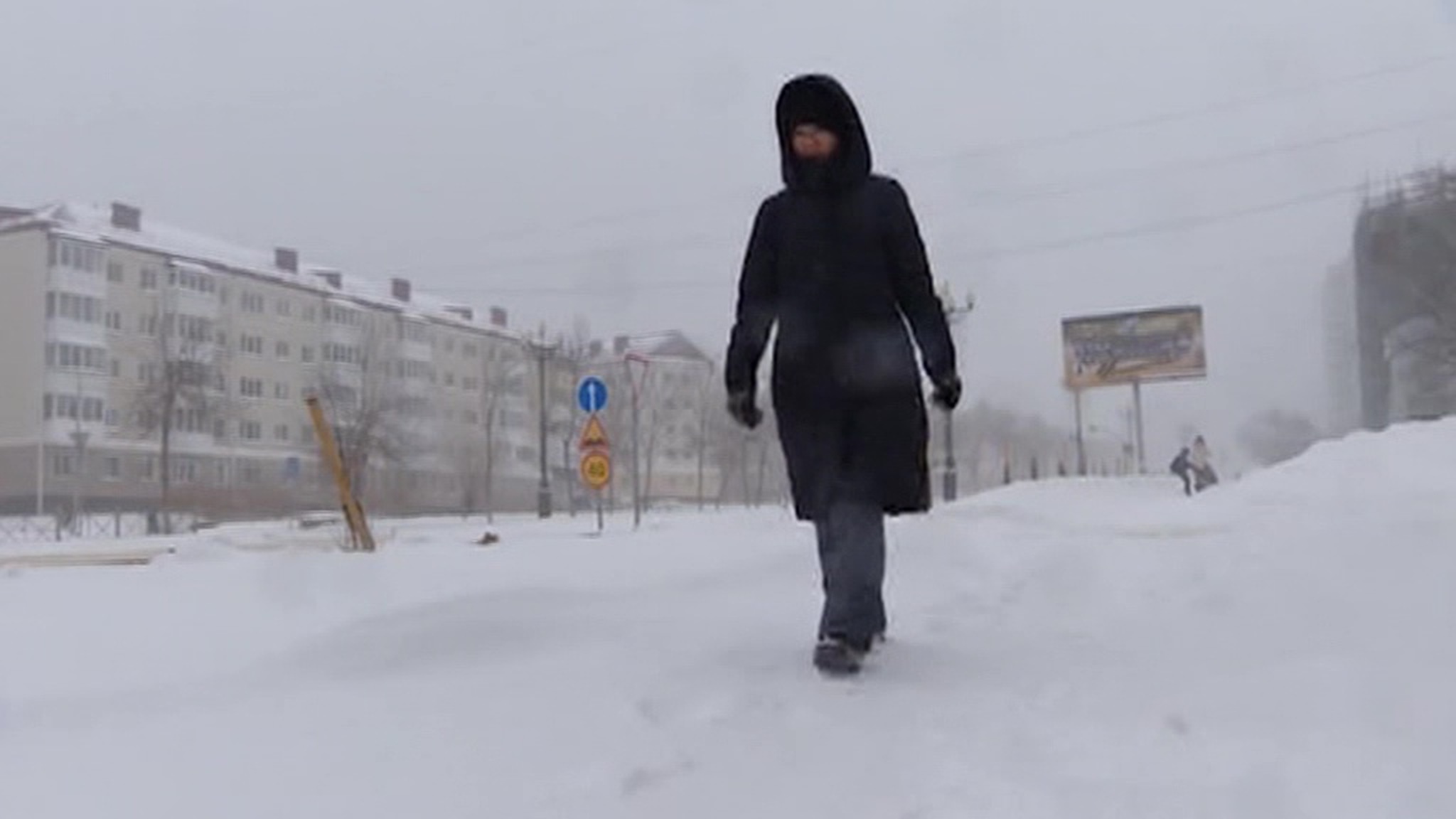 На юге Сахалина продолжаются снежные ливни