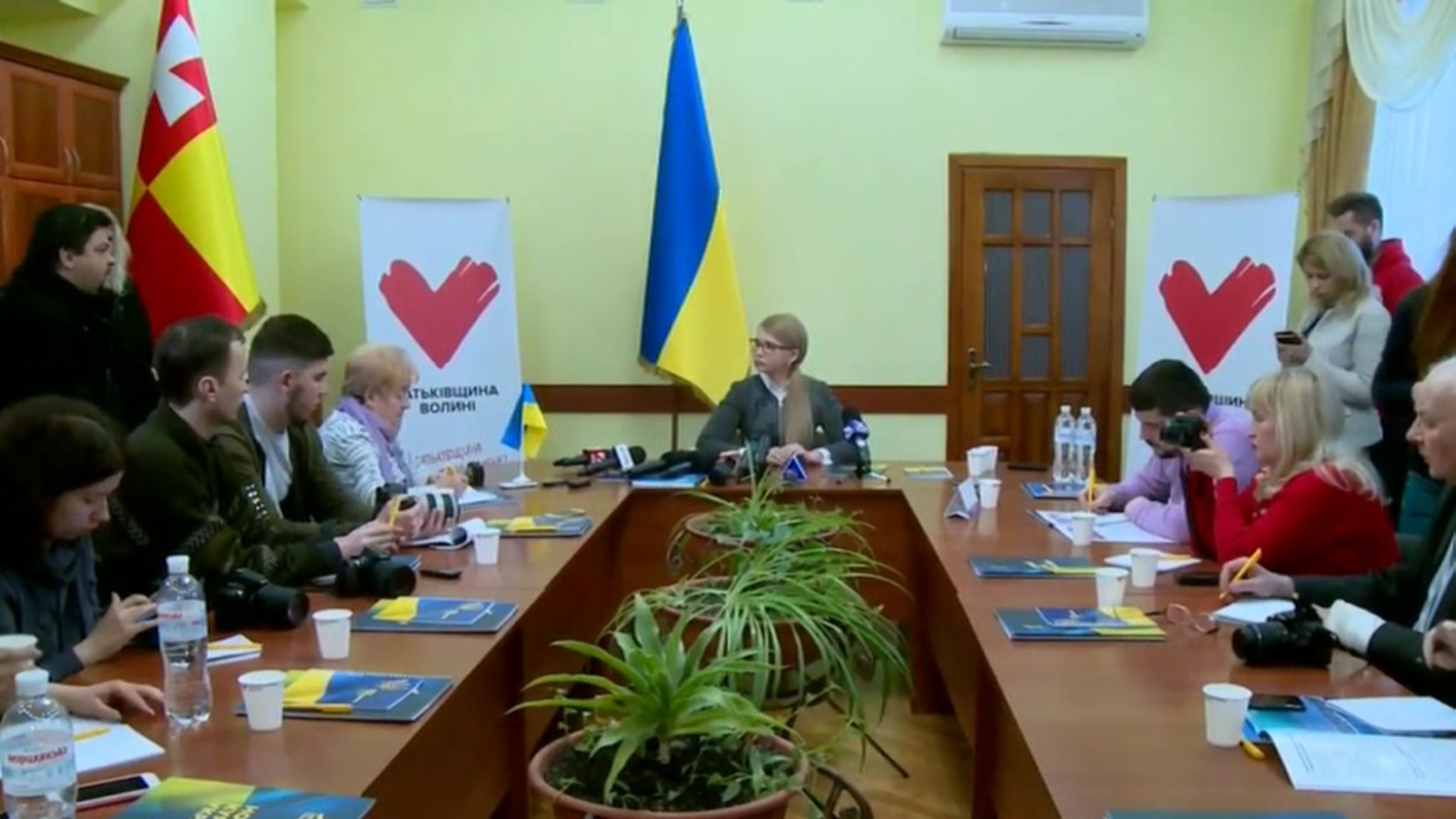 Тимошенко посоветовала Порошенко подумать об уголовной ответственности в ЕС