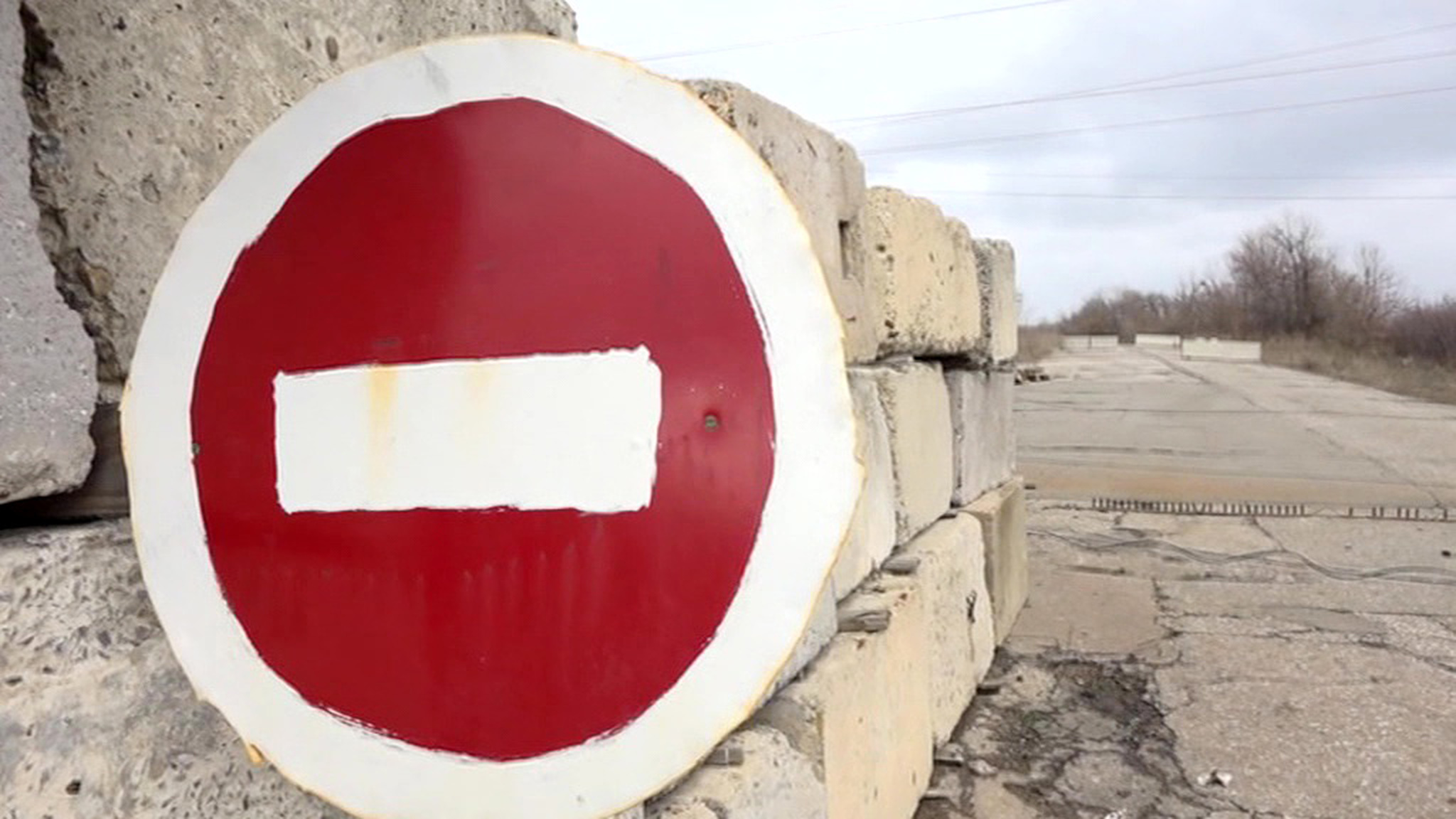 Провокация накануне выборов: Украина открыла КПП "Золотое" в Донбассе