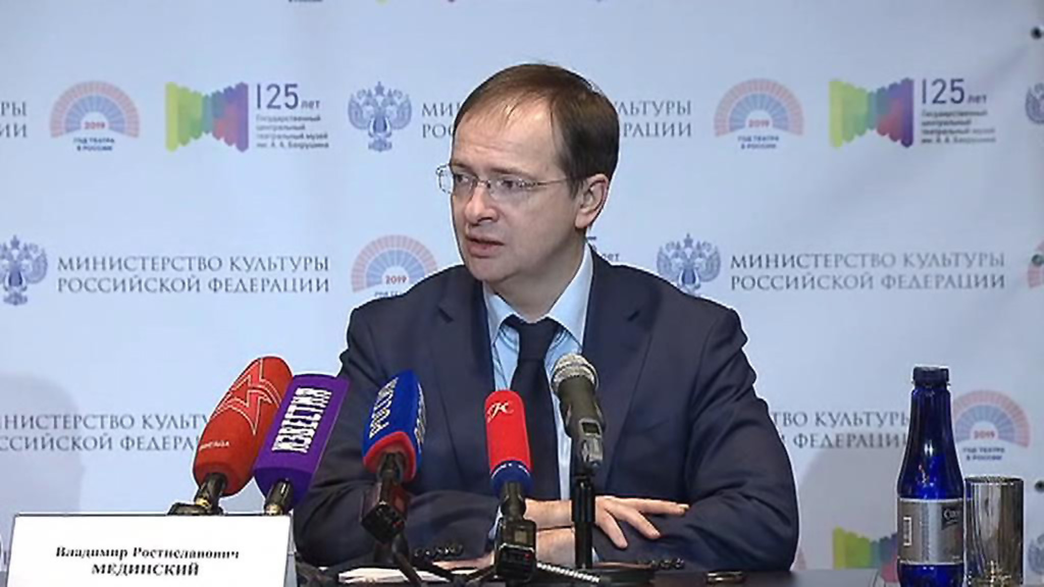 Александринский театр в Петербурге объединяется с Волковским в Ярославле