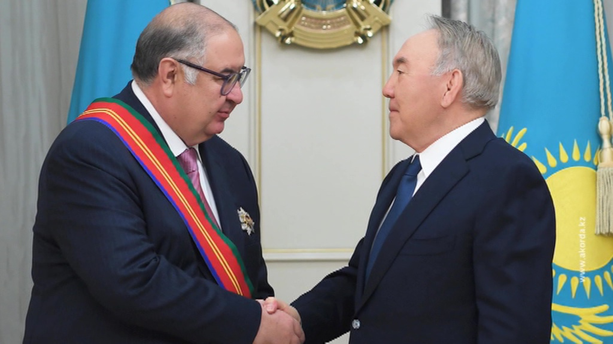 Назарбаев вручил орден Усманову