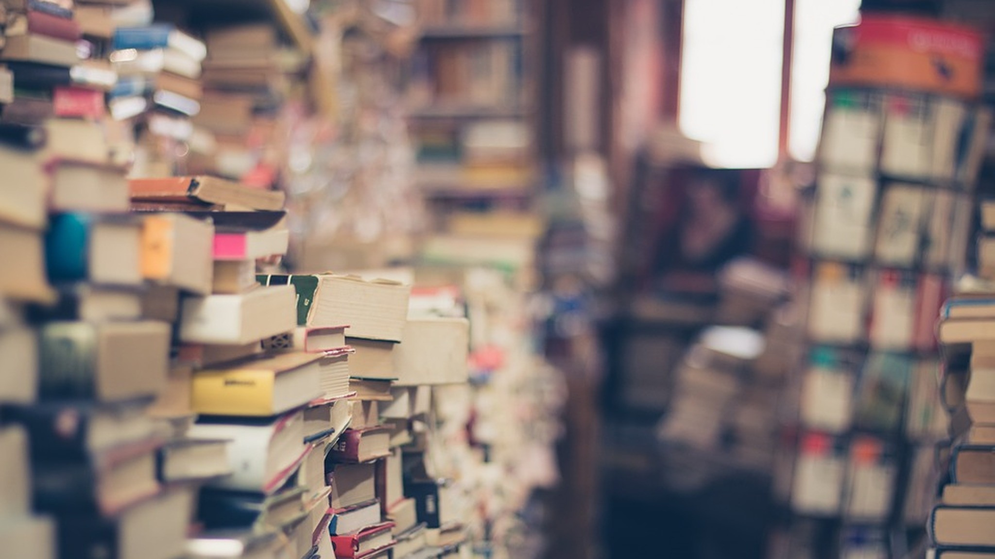 Книжный фестиваль "Красная площадь" представляет проект "Читающая Россия. От актера до шахтера"