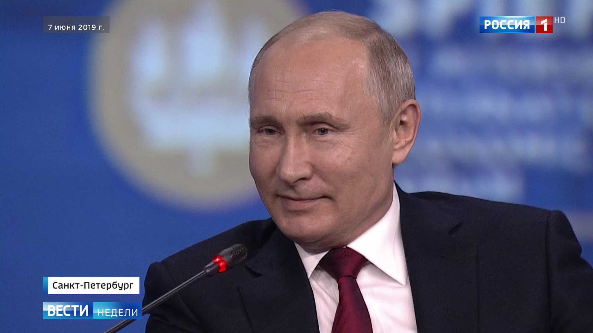 Путин о Зеленском: одно дело — кого-то играть, а другое — быть кем-то