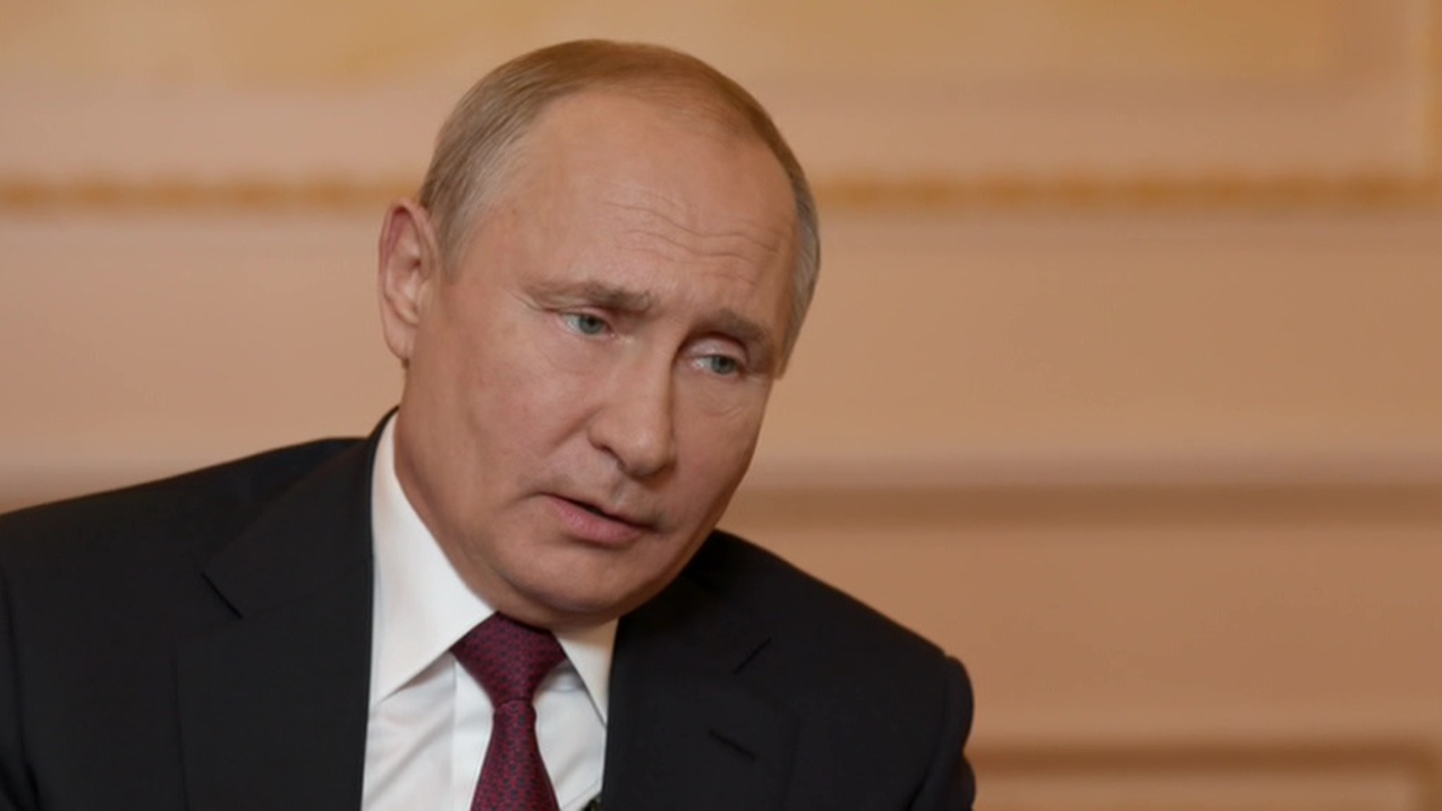 Путин: Россия продолжит поддерживать законно избранные власти Молдавии