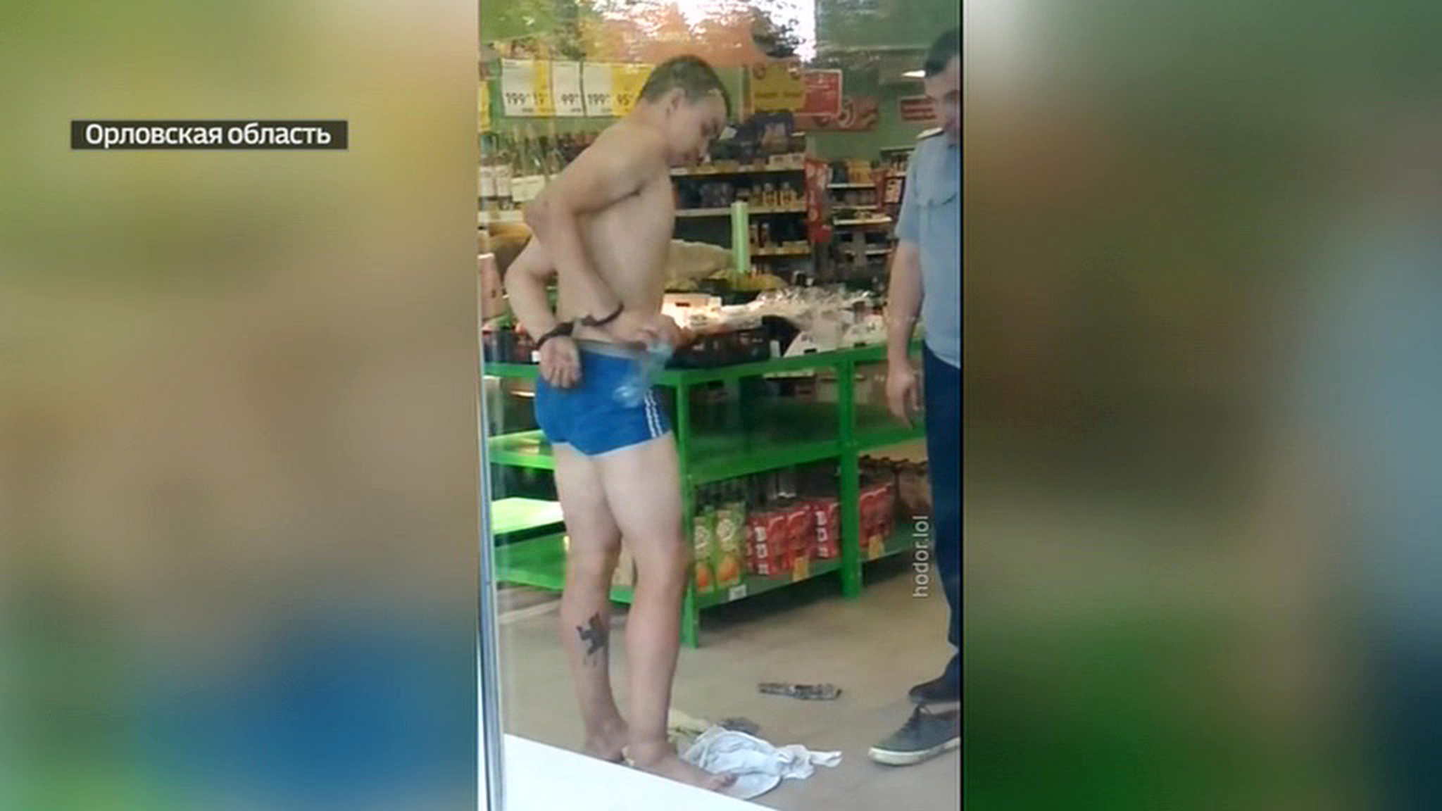 В одном из супермаркетов Орла задержали дебошира в трусах