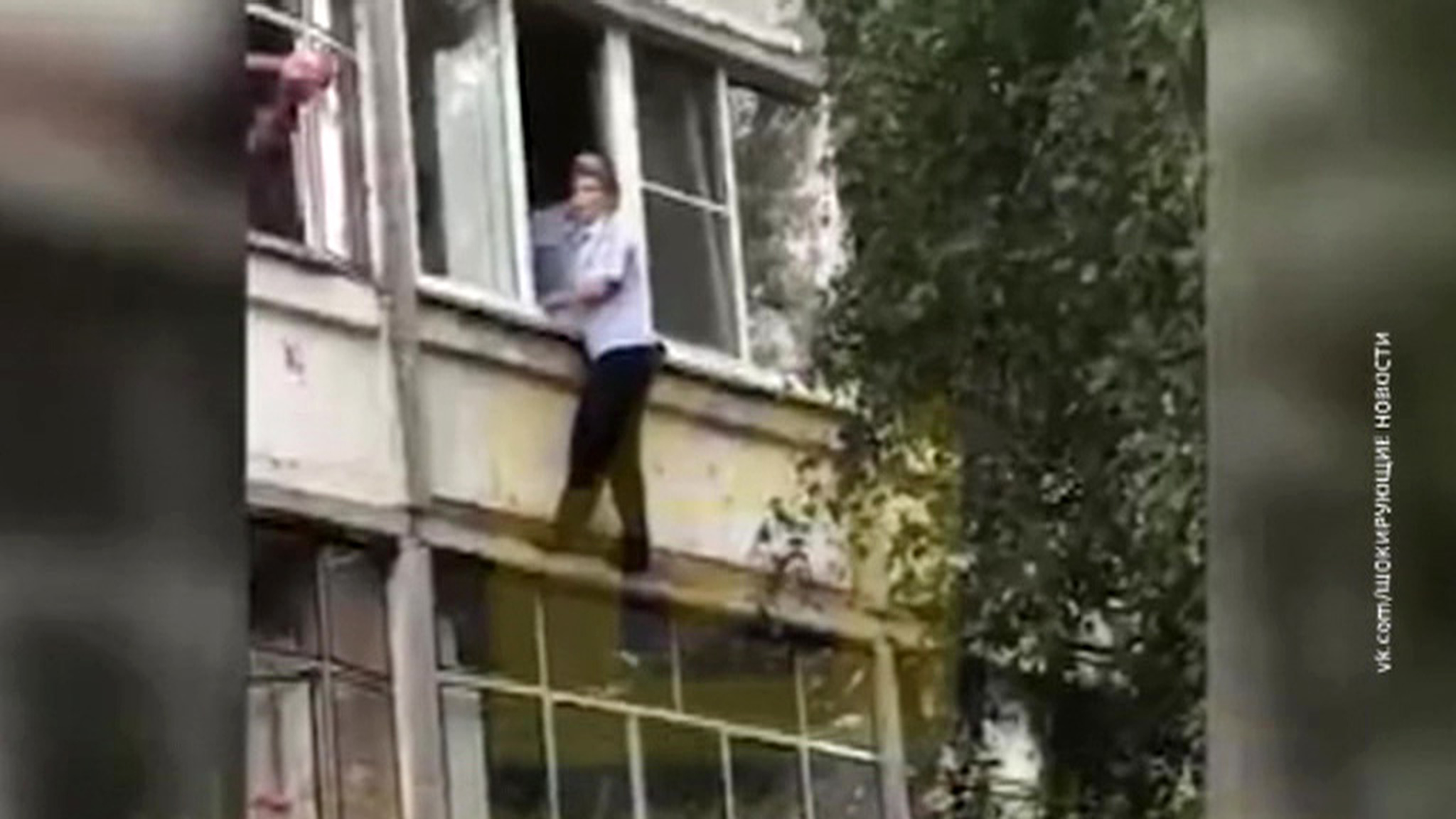 Отец хотел выбросить из окна: в Саранске полицейские спасли жизнь пятимесячному ребенку
