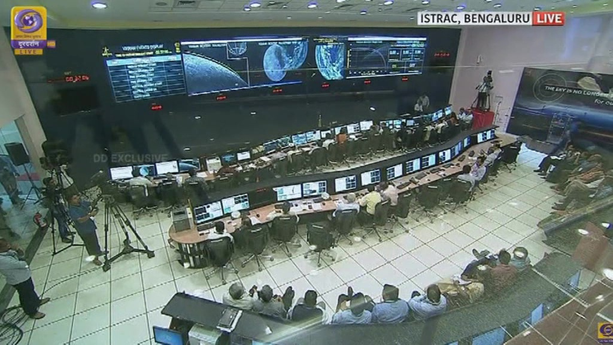 Потеряна связь с индийским посадочным лунным модулем