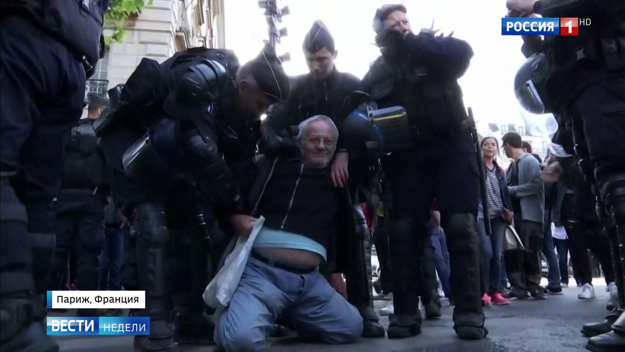 В ходе несогласованной акции протеста в Париже задержаны более ста человек