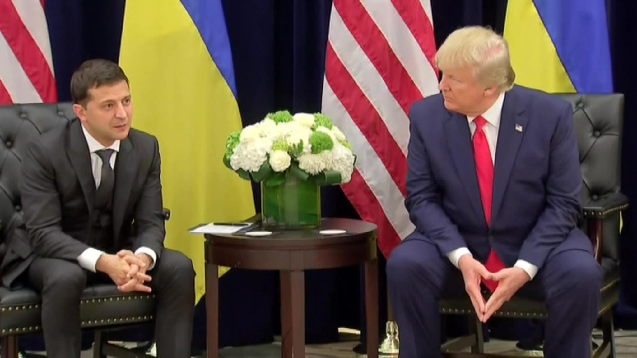 Трамп и Зеленский продолжают оправдываться за скандальный телефонный звонок
