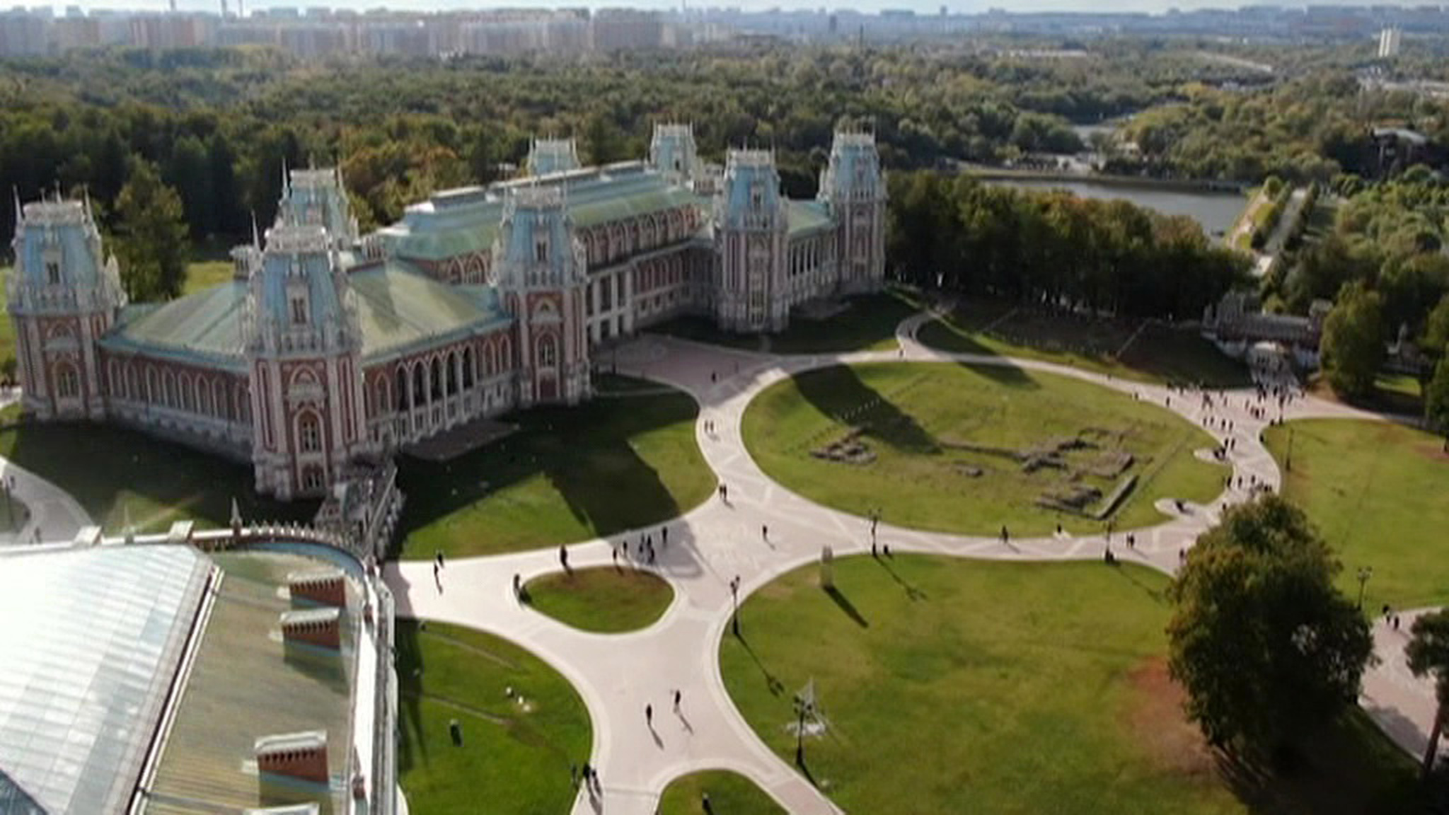 В Москву с каждым годом приезжает все больше туристов
