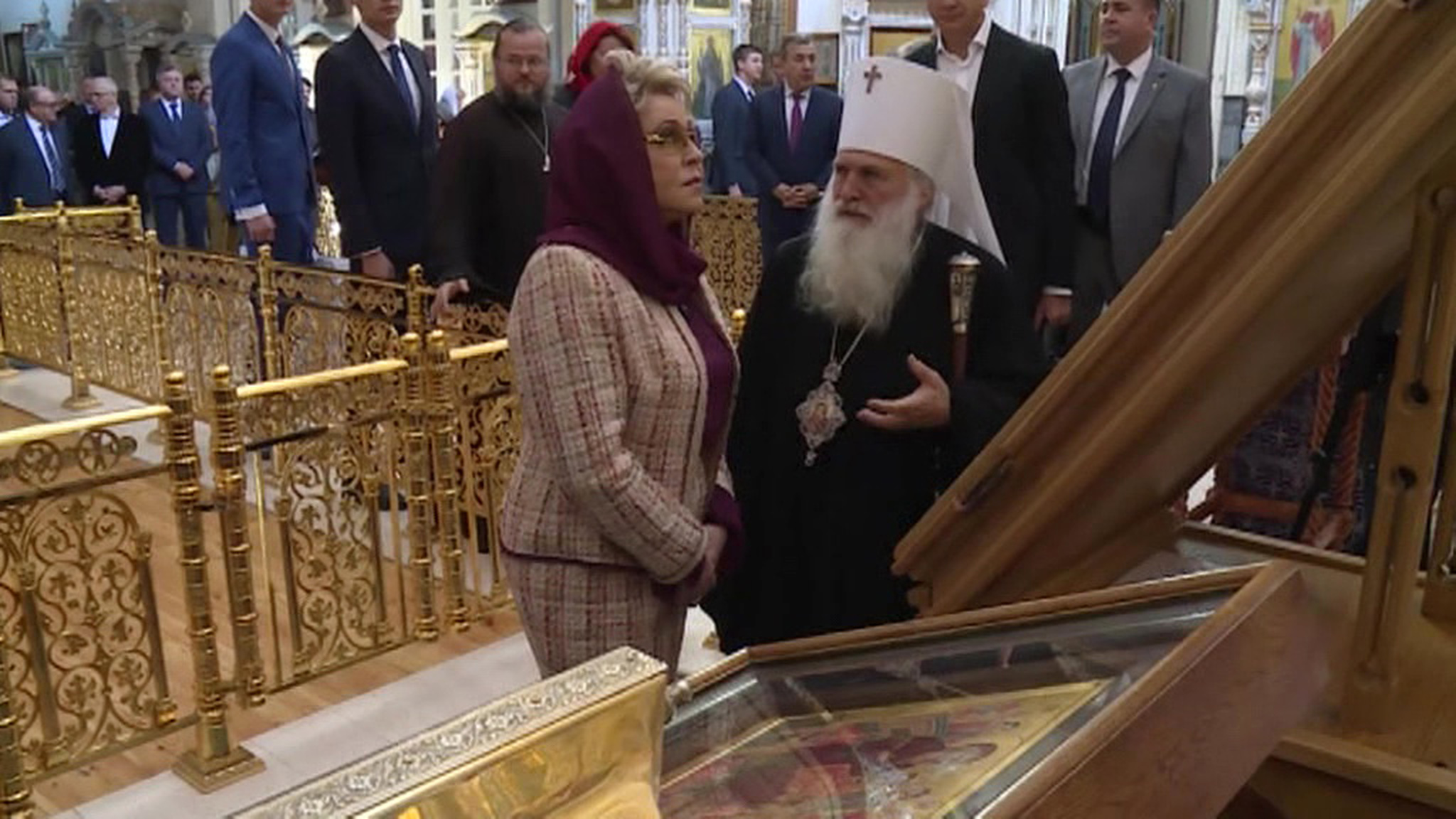 Валентина Матвиенко побывала в Кафедральном соборе Успения Божьей Матери в Ташкенте