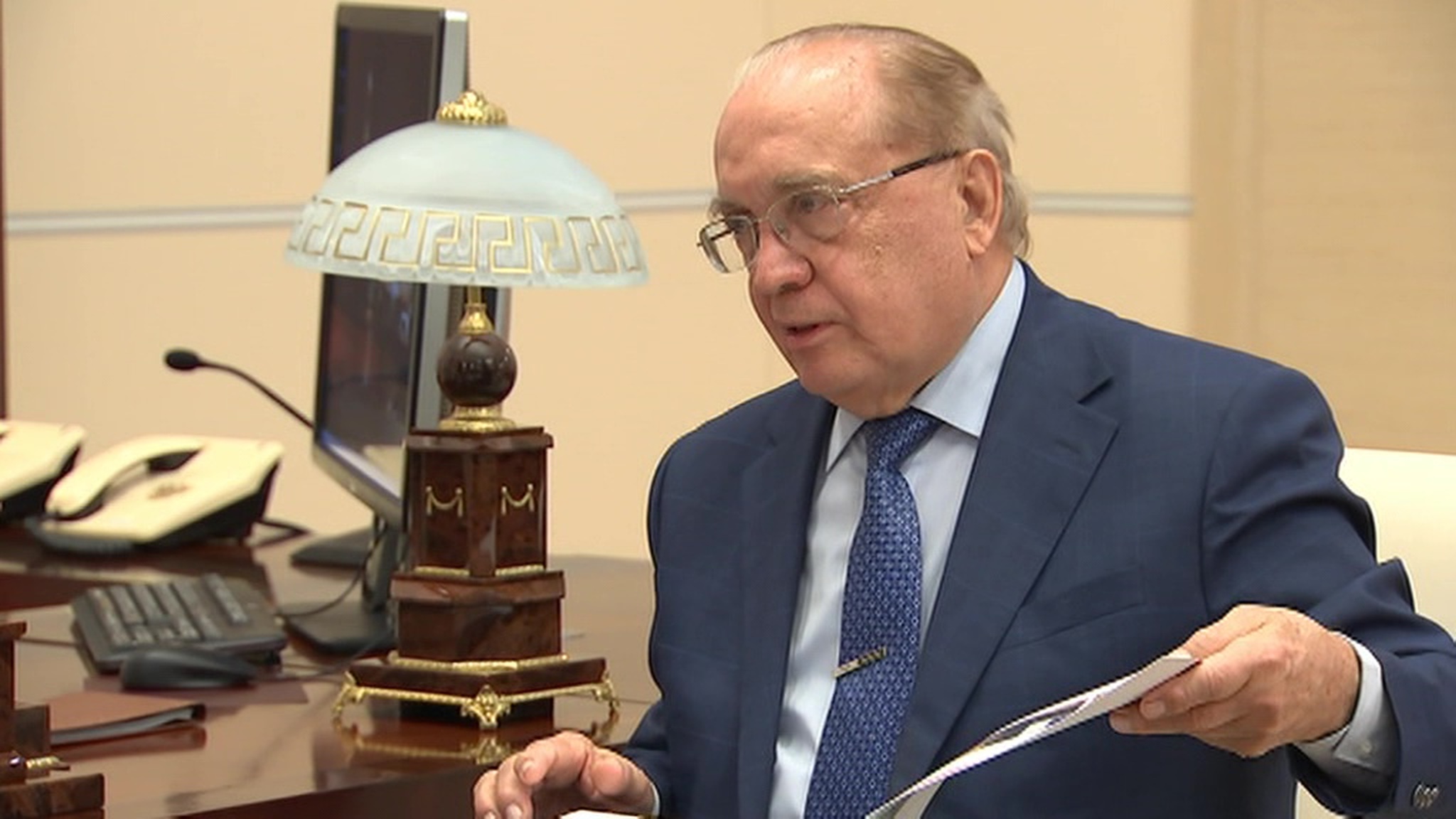 Садовничий сделал подарок Путину ко Дню народного единства