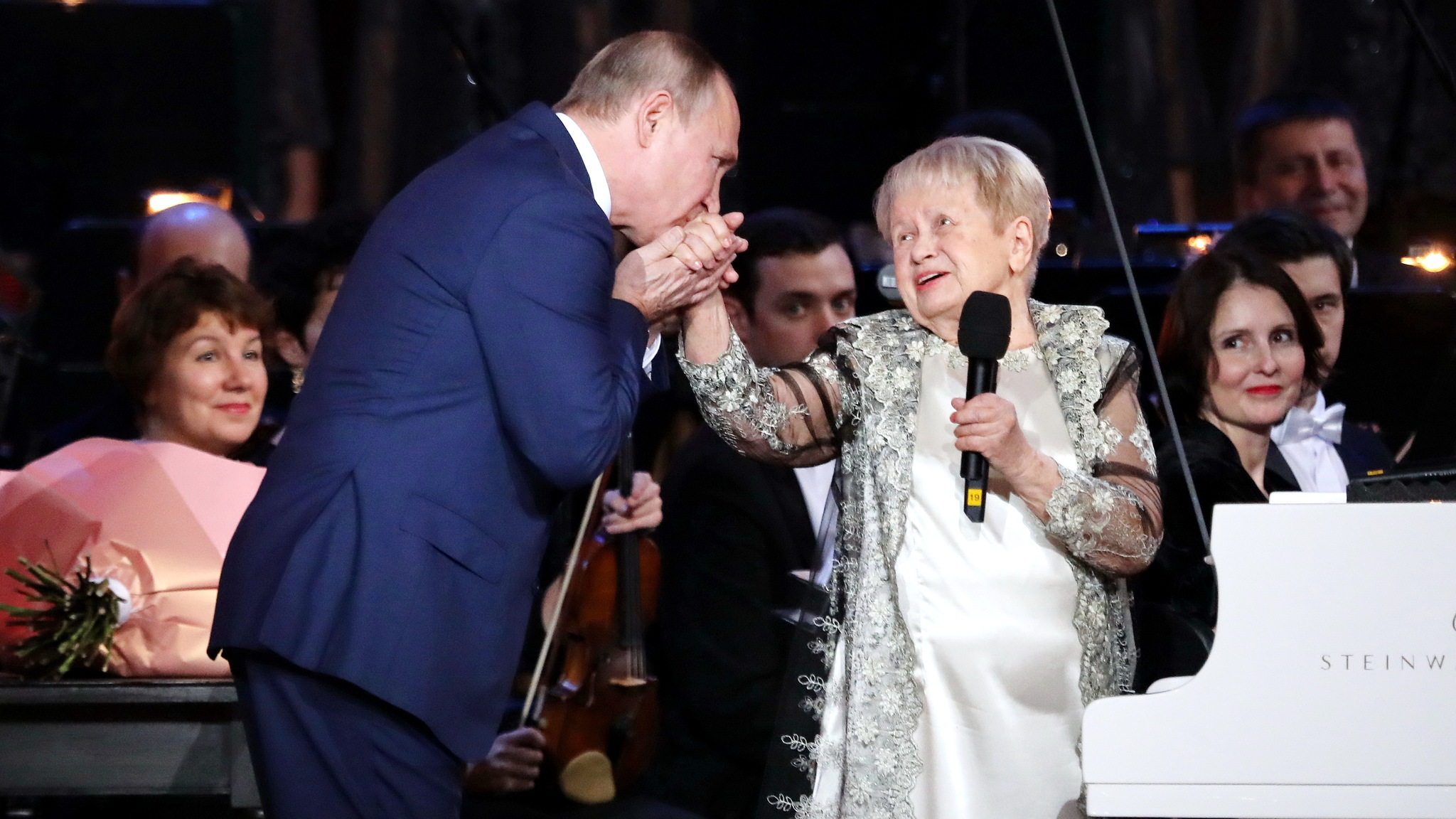 "Светская хроника": грандиозный концерт-подарок к юбилею любимого композитора