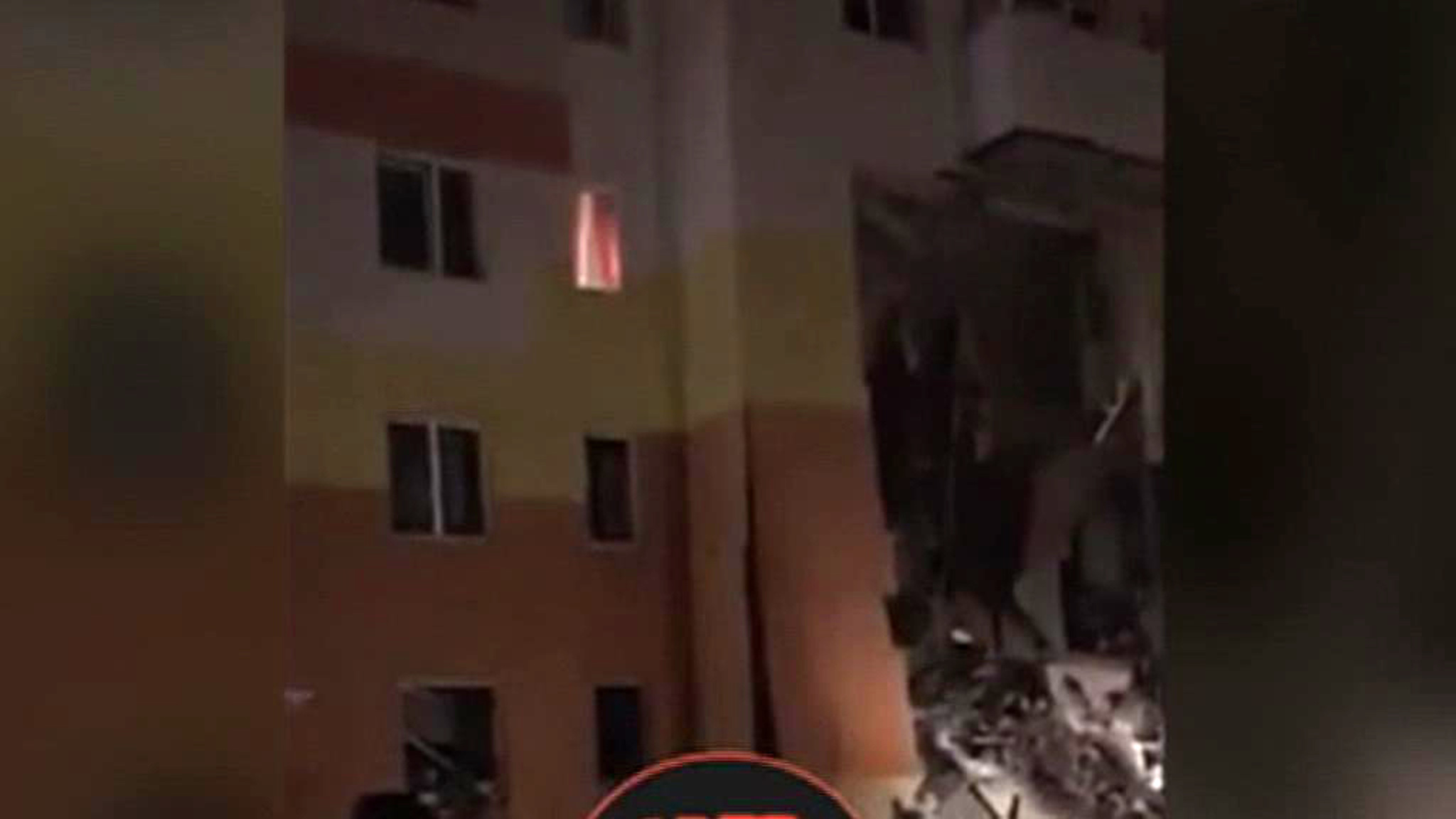 Под завалами жилого дома в Белгородской области могут находиться люди