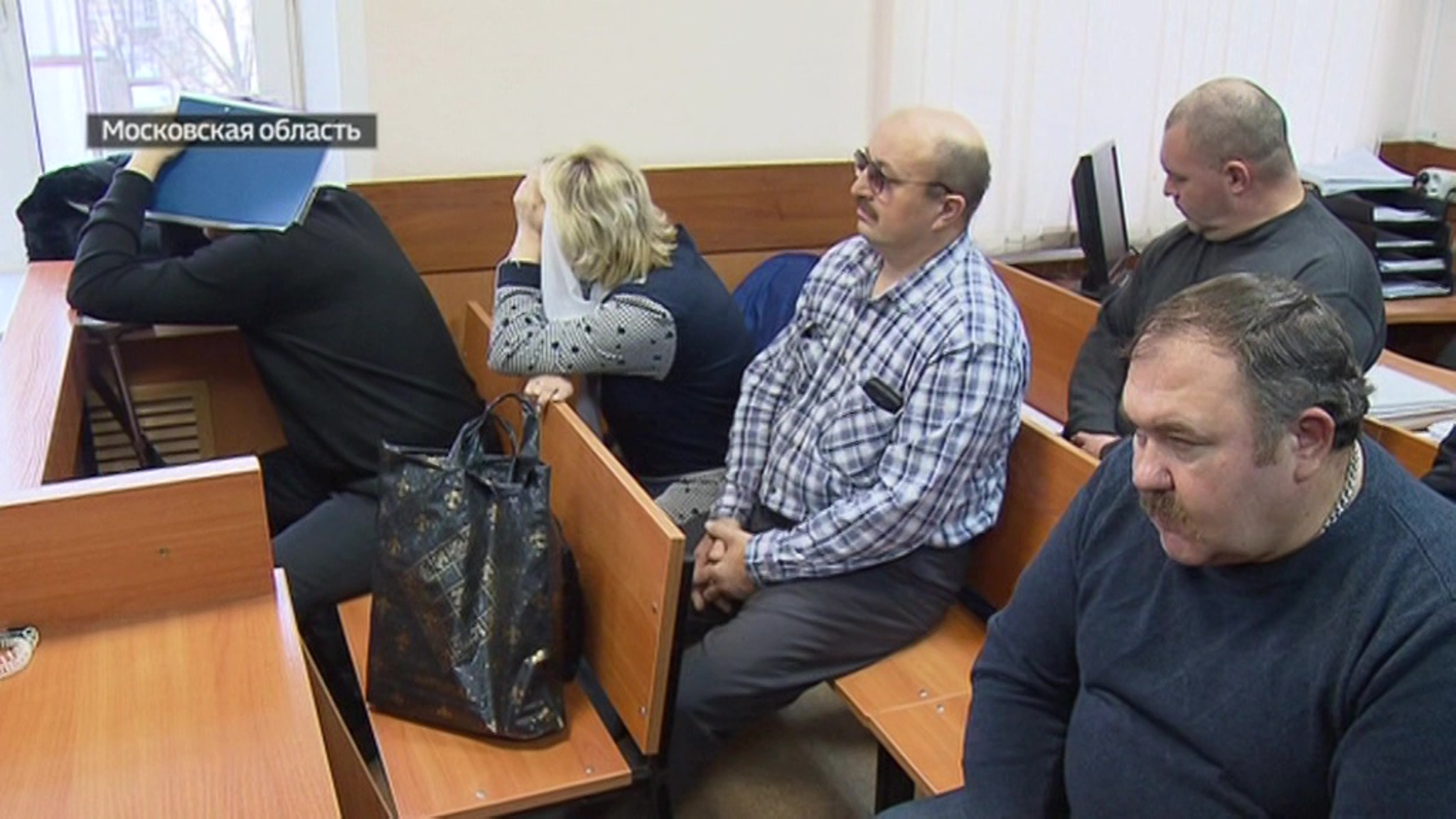 Конвоирам, допустившим побег убийц, дали условные сроки