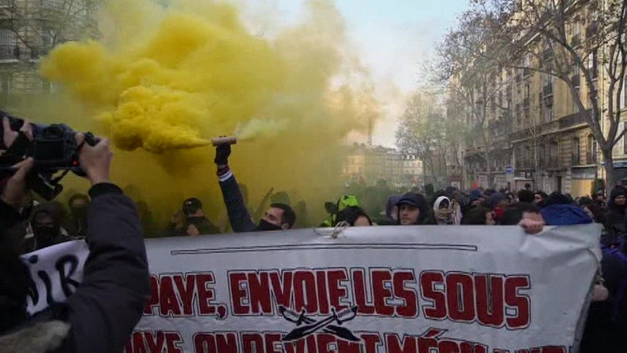 Французские полицейские поддержали забастовку против пенсионной реформы