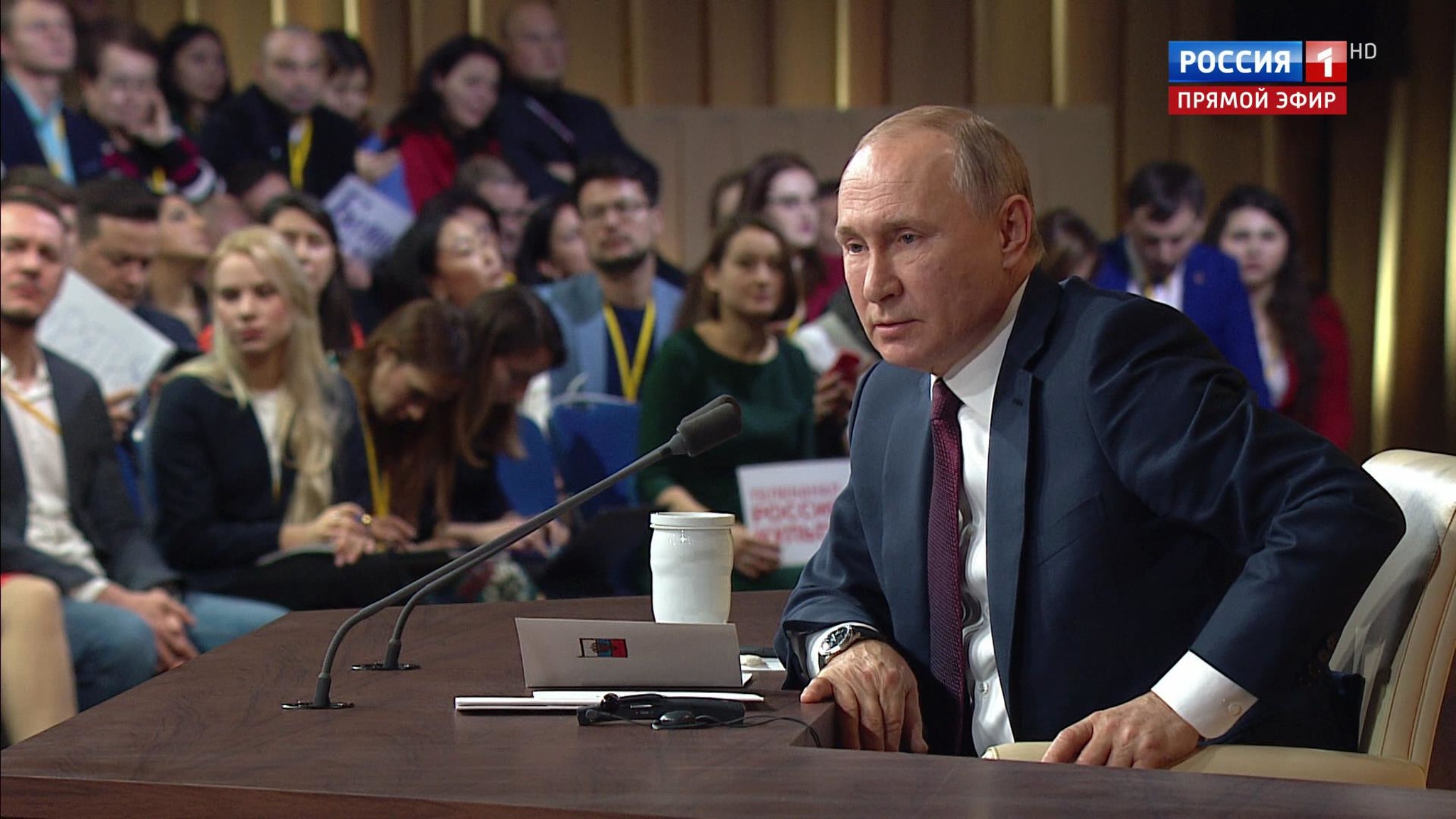 Путин пообещал "развязать узел" закредитованности предприятий ОПК