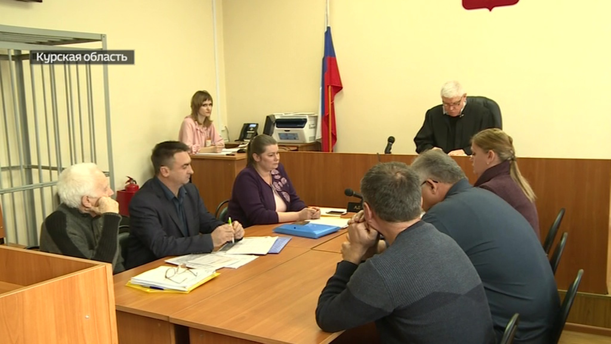 В Курской области начался суд по делу о массовой гибели пчел