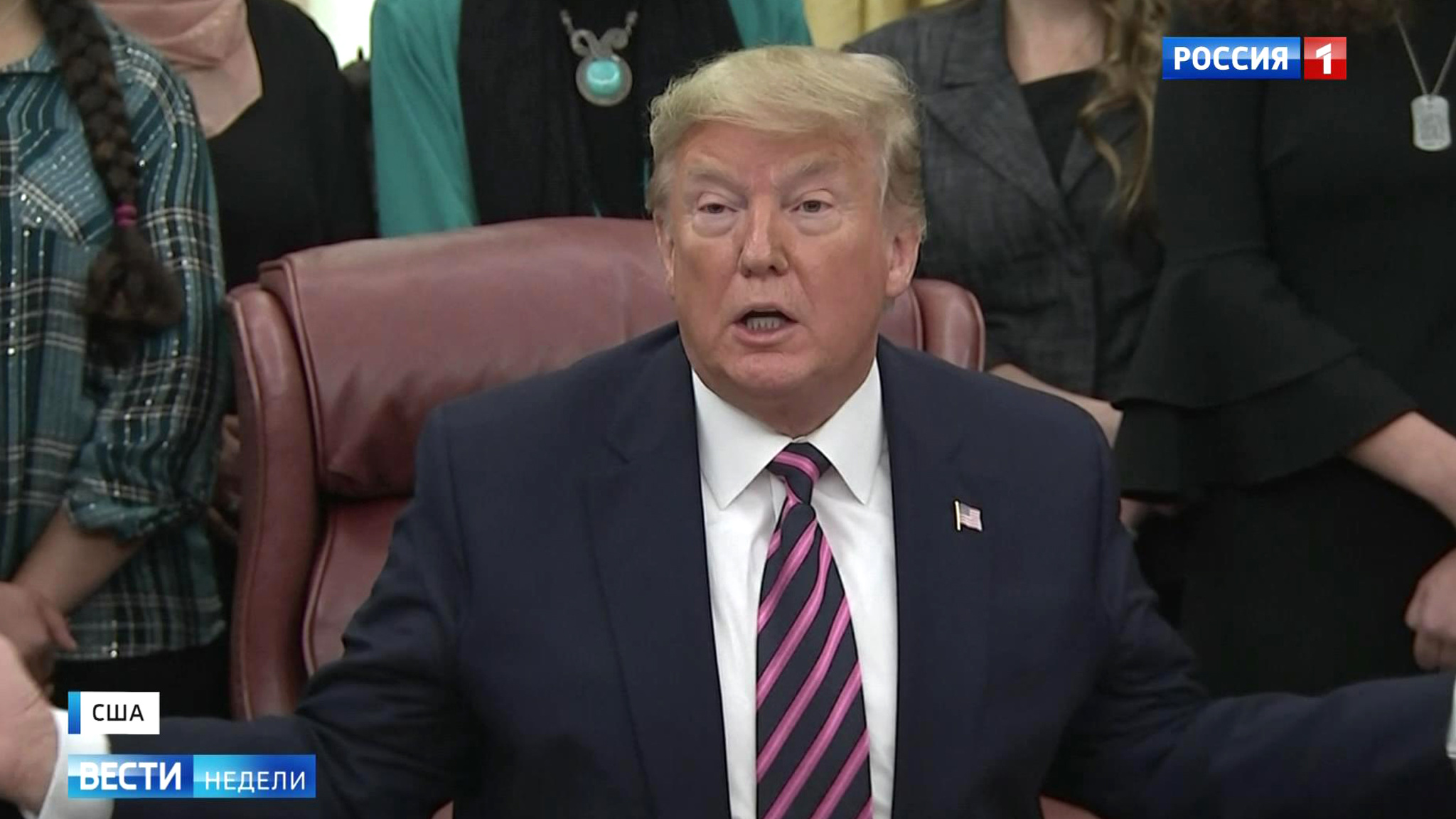 Трамп улетит от слушаний по импичменту
