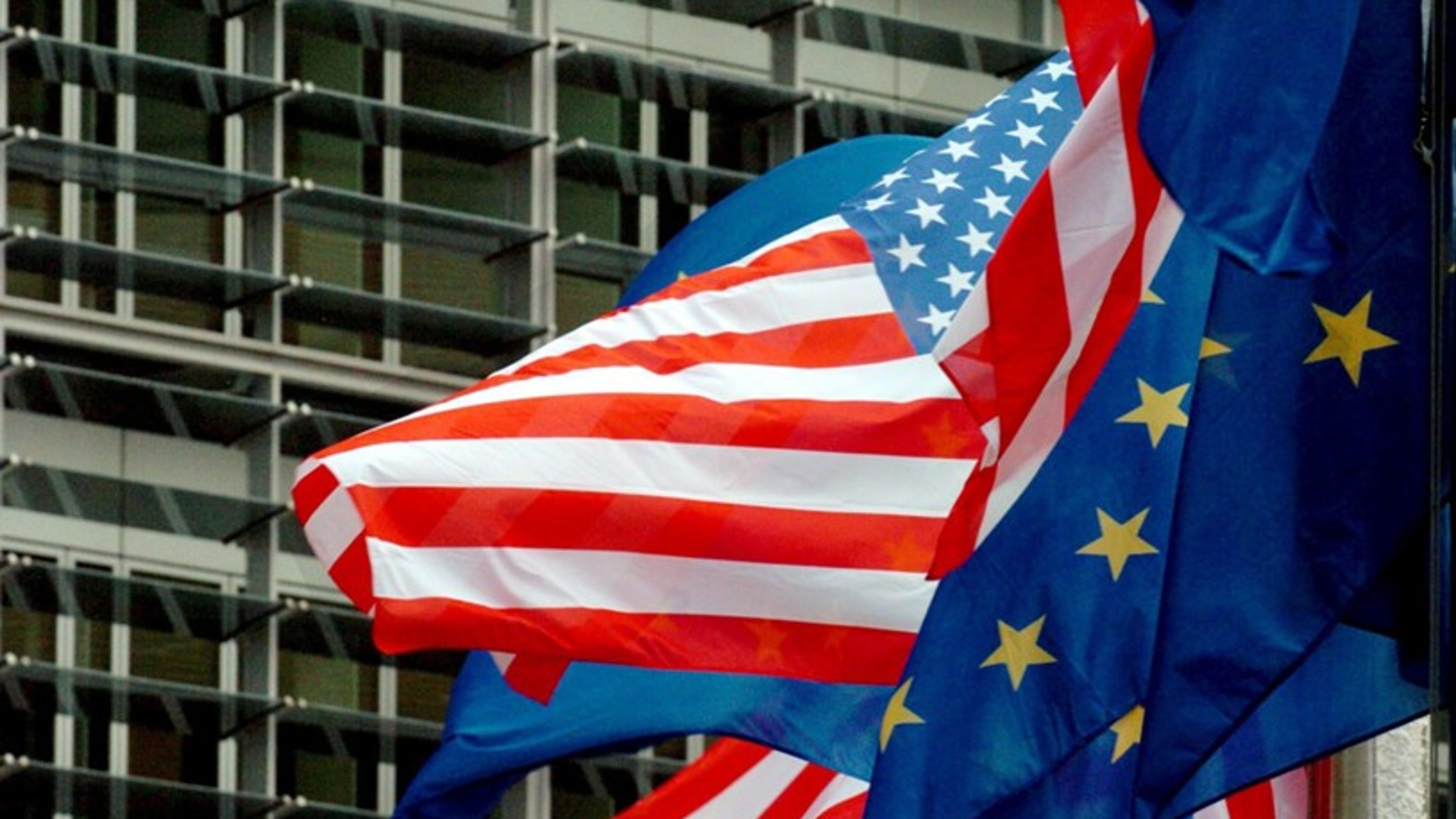 США и Евросоюз официально ввели санкции против России