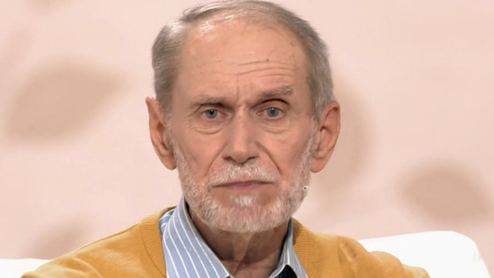 "Над нашей жизнью только смеяться можно": 10 цитат из монологов Виктора Коклюшкина
