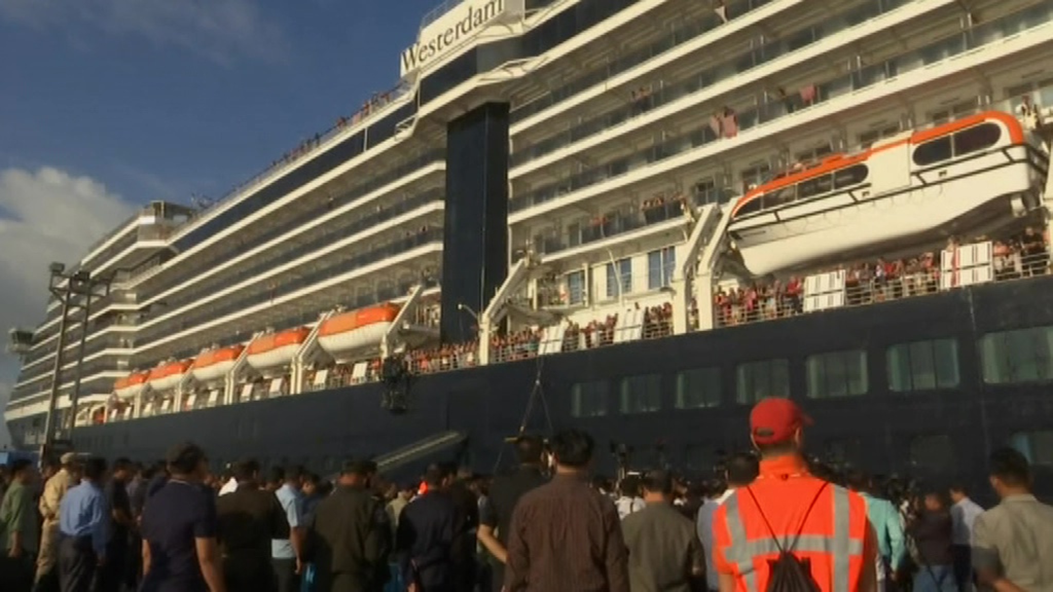 Пассажирам лайнера Westerdam разрешили сойти на берег