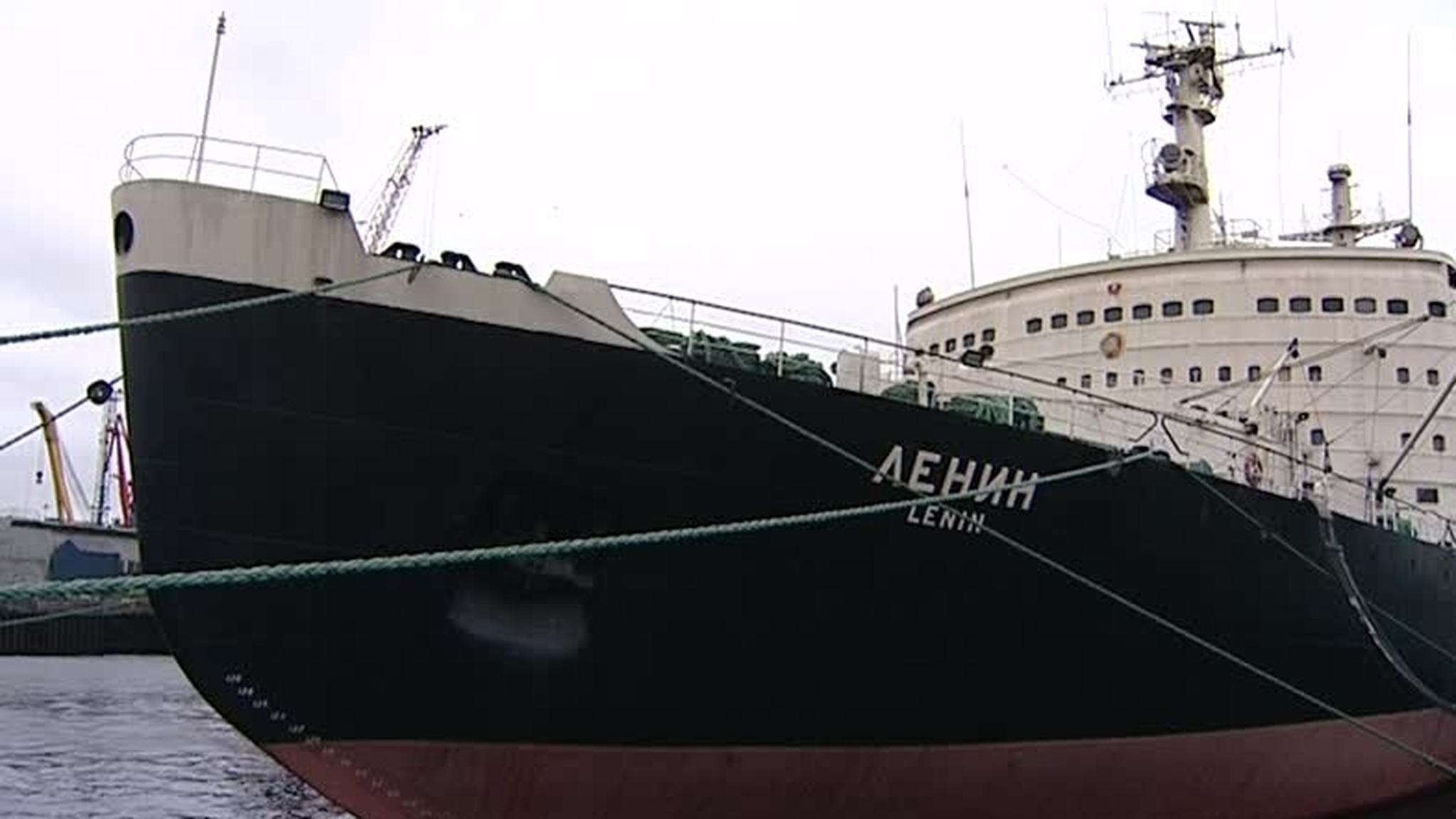 В Мурманске загорелся атомный ледокол "Ленин"