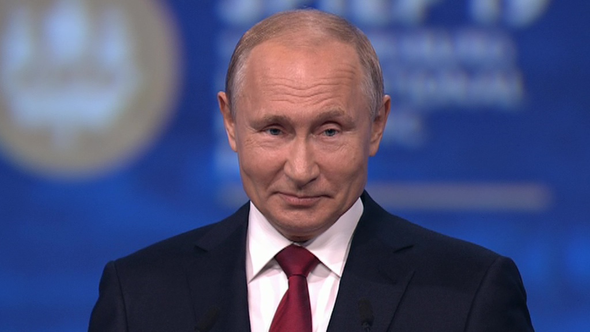 Ответ на вызовы: яркие заявления Путина на ПМЭФ в разные годы