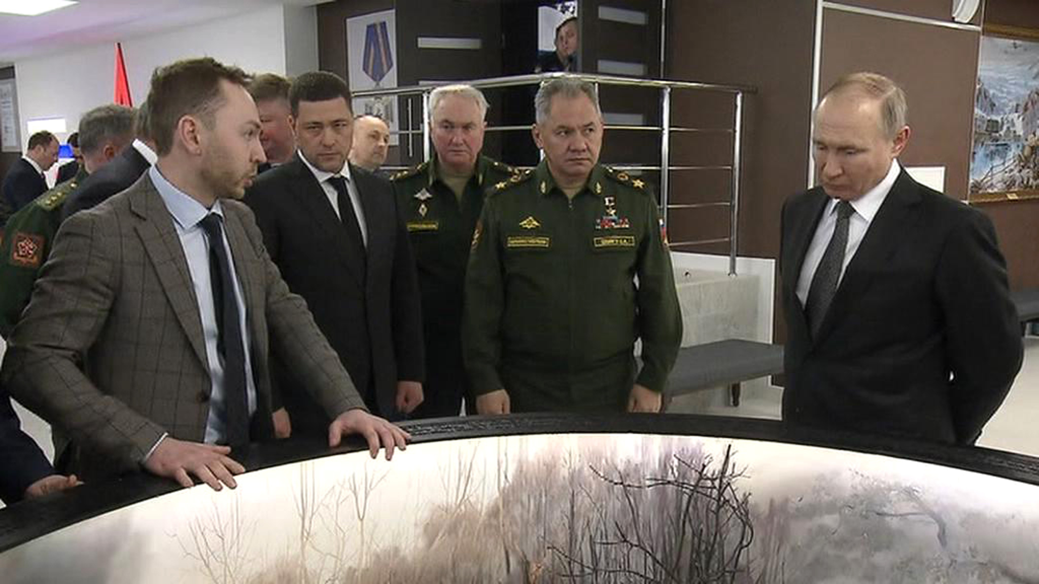 Путин почтил память псковских десантников