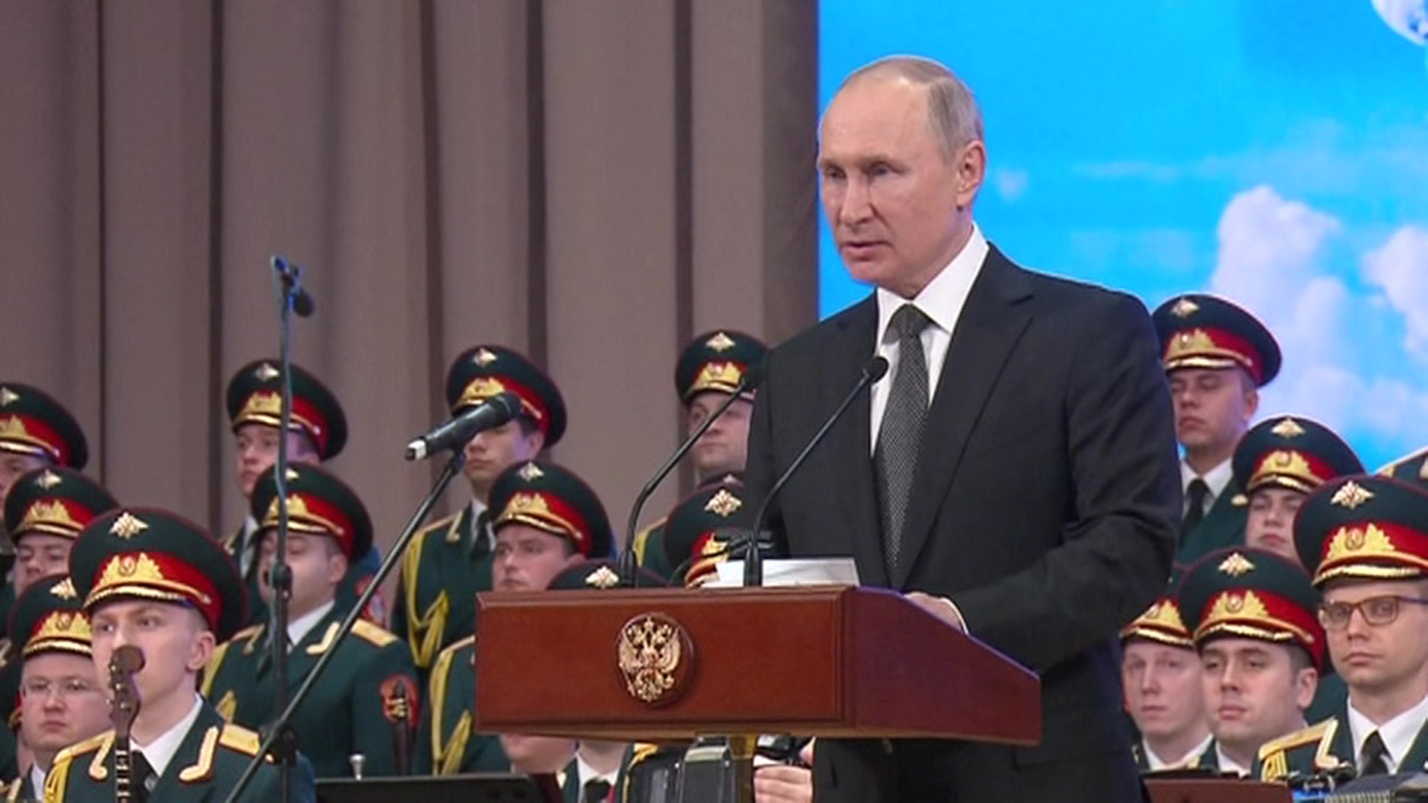 Путин: псковские десантники показали, на что способен русский солдат