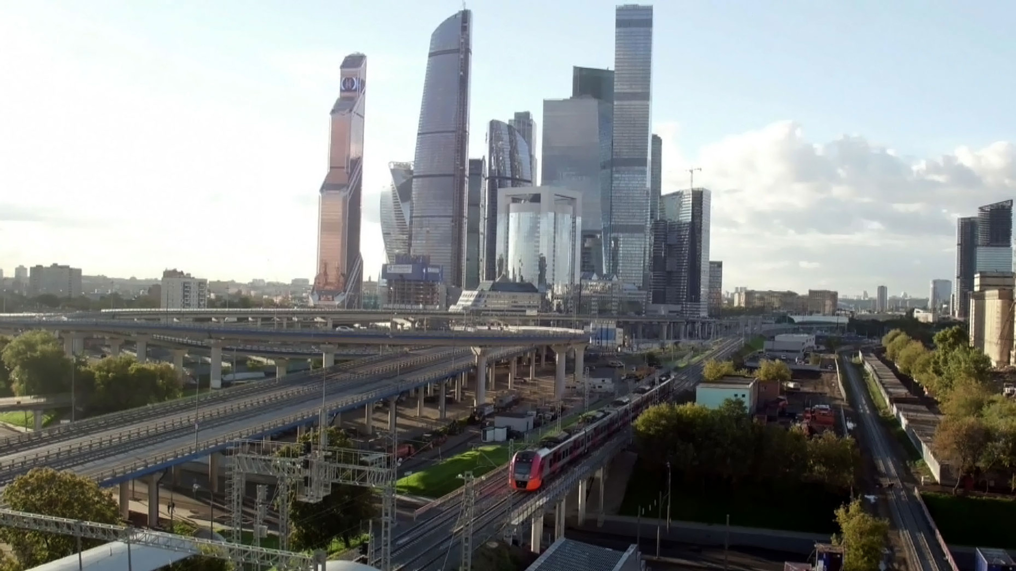 Тепло и солнечно: погода в Москве вернулась к климатической норме