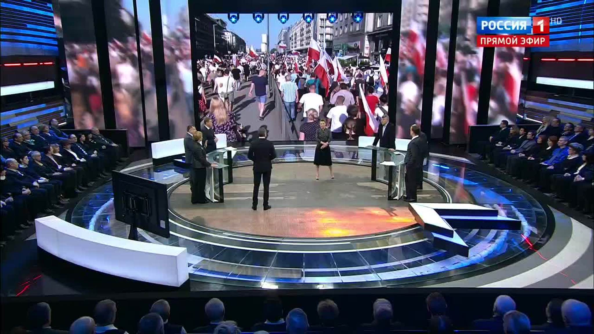 At Each Other’s Throats! Ukrainian Banderite Describes New Polish Laws as "Stab in the Back"