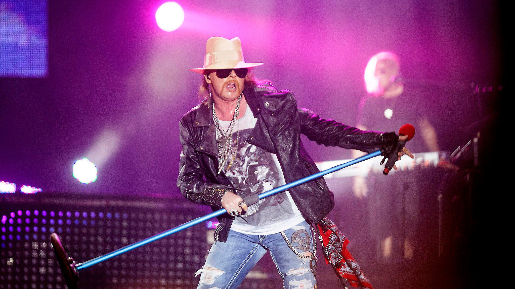 61-летнего лидера группы Guns N' Roses обвинили в изнасиловании