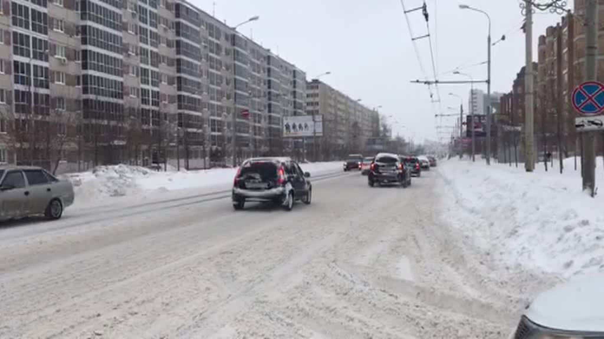 Сильный снегопад надвигается на Петербург