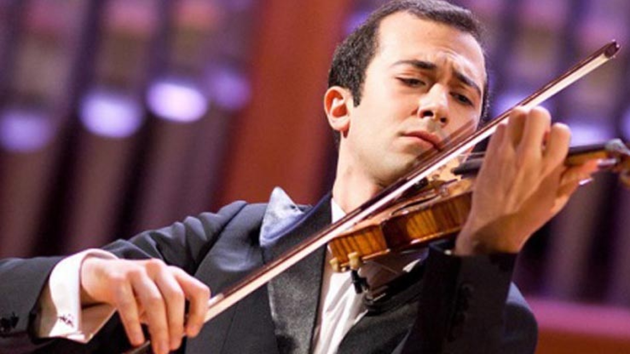 Армянский скрипач Гайк Казазян выиграл международный конкурс Classic Violin Olympus
