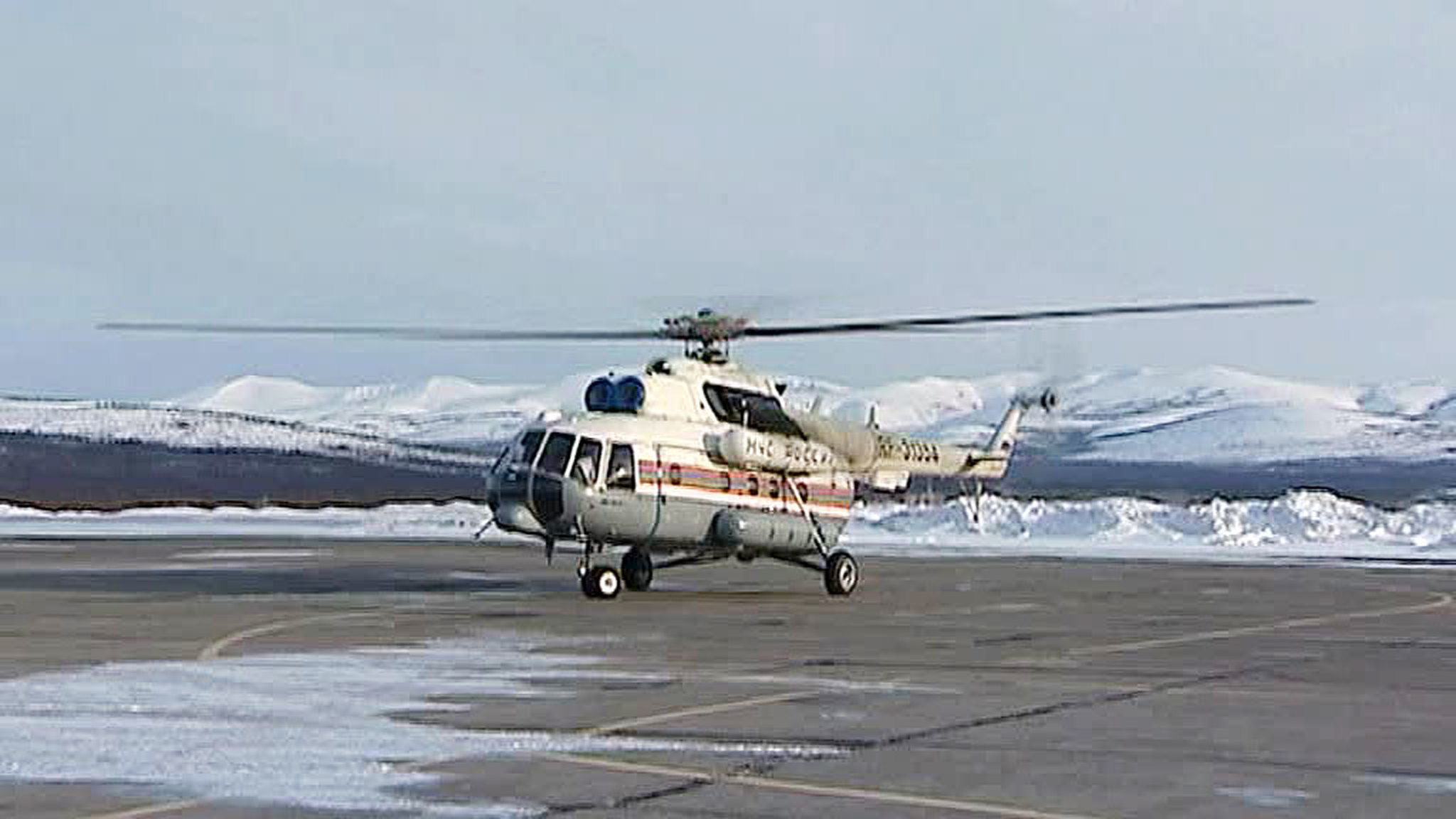 Прокуратура начала проверку после аварийной посадки Ми-8 на Чукотке