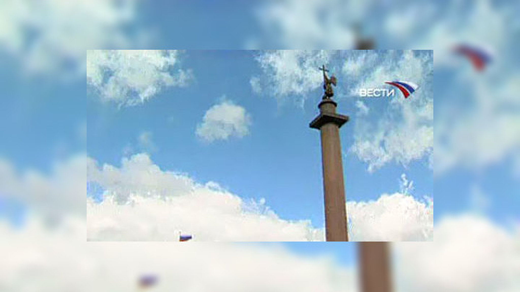 В Питере вандалы помогли орлам "улететь" с Дворцовой площади