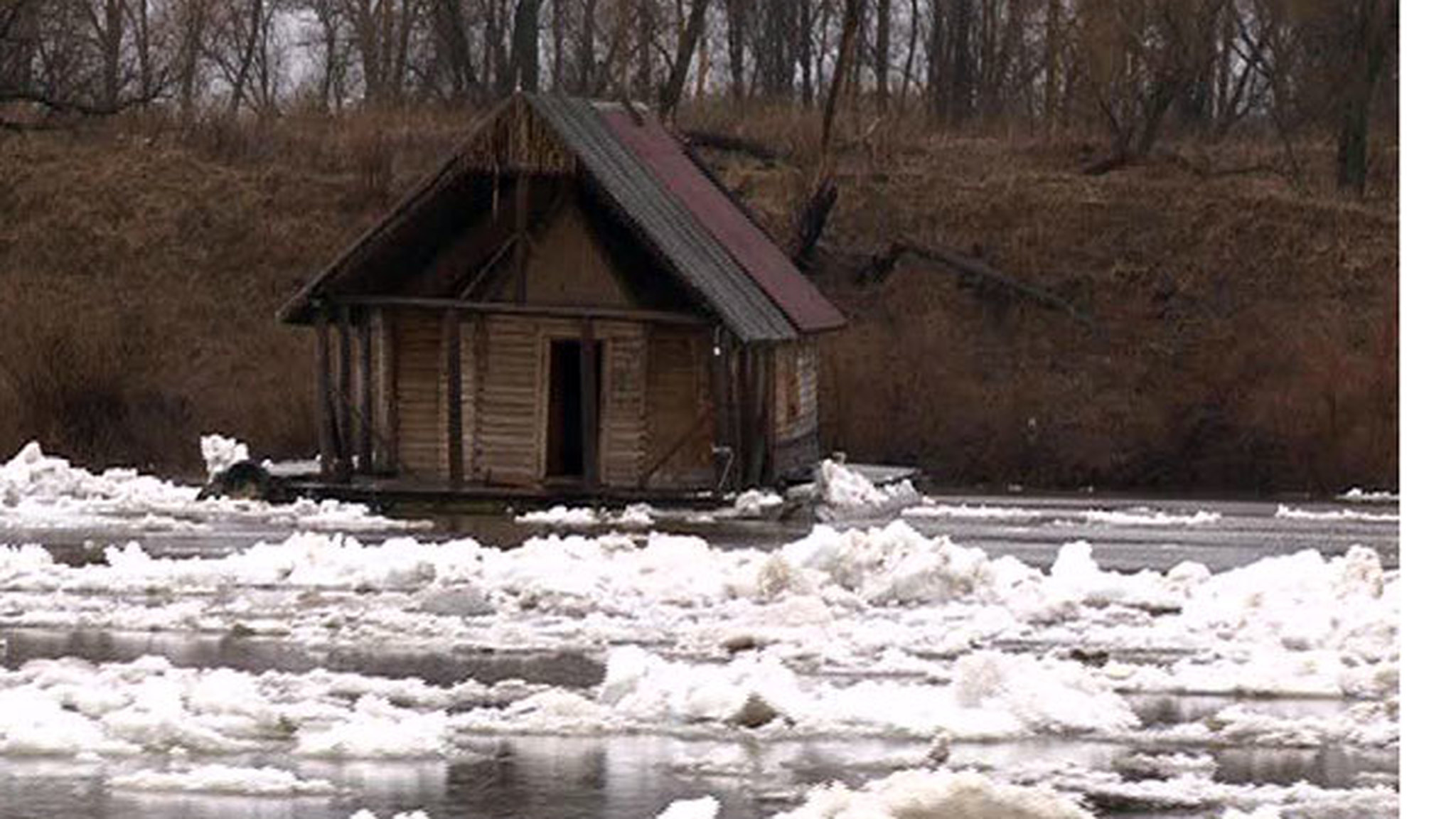 Талые воды оставили москвичей без связи