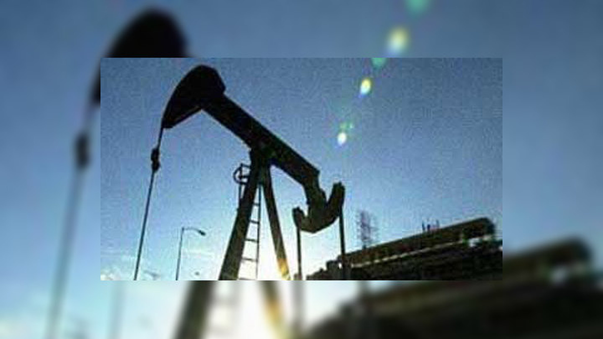 Волнения в Египте надавили на нефтяную артерию