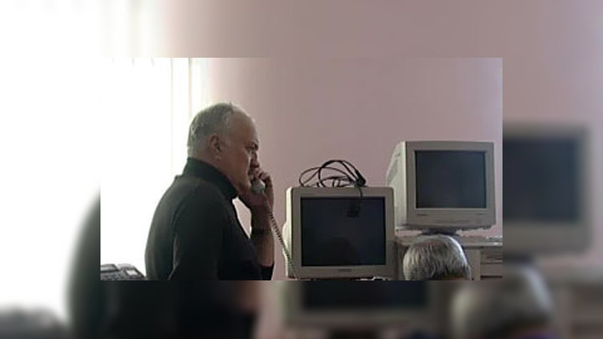 Погодные условия не позволяют авиации помочь рефрижератору "Смольнинский"